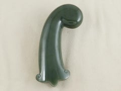 Garde de poignard en jade néphrite vert épinard Art asiatique et armures