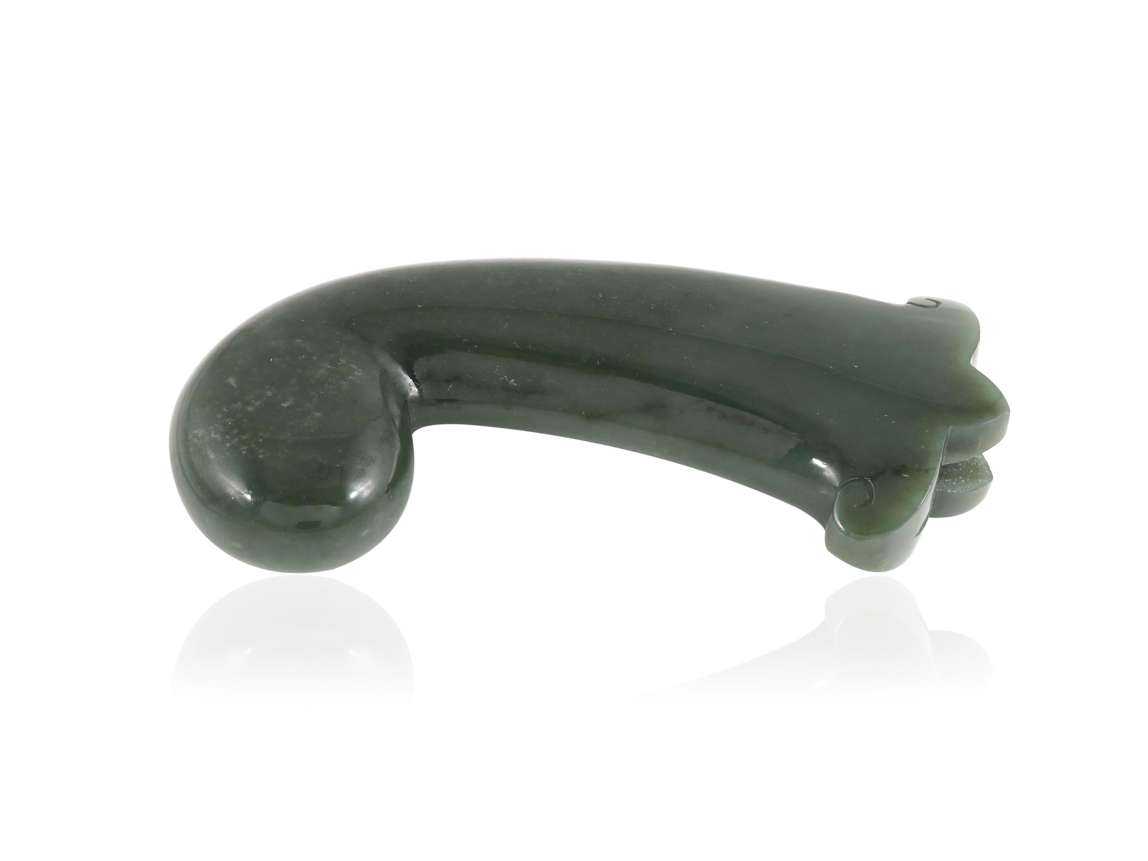 Una empuñadura de daga de jade de nefrita verde espinaca Arte y armadura asiáticos en venta 3