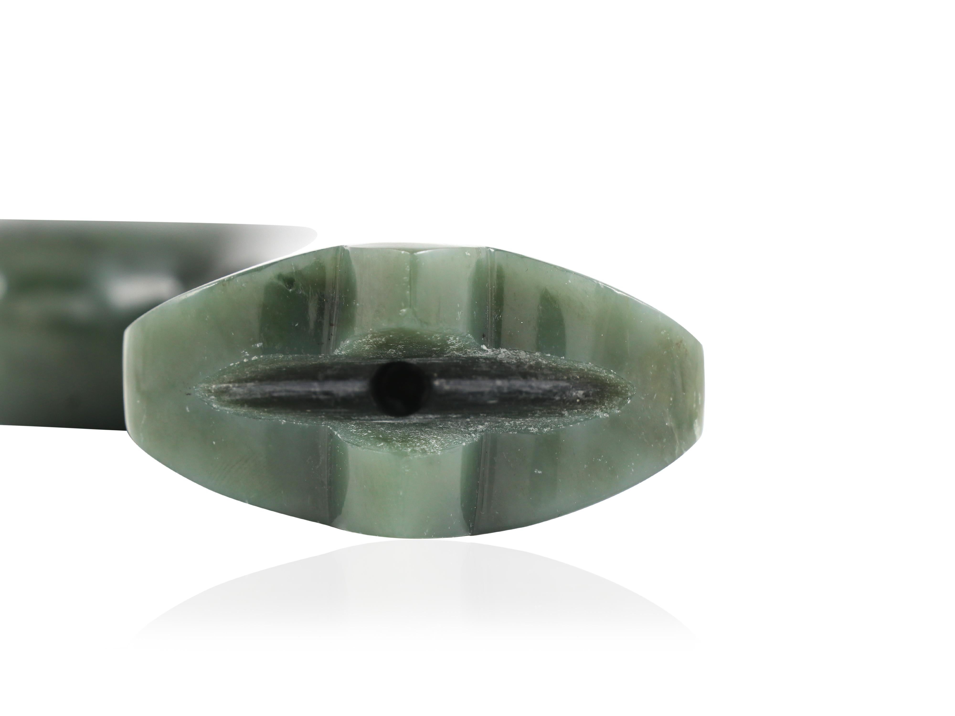 Una empuñadura de daga de jade de nefrita verde espinaca Arte y armadura asiáticos en venta 4