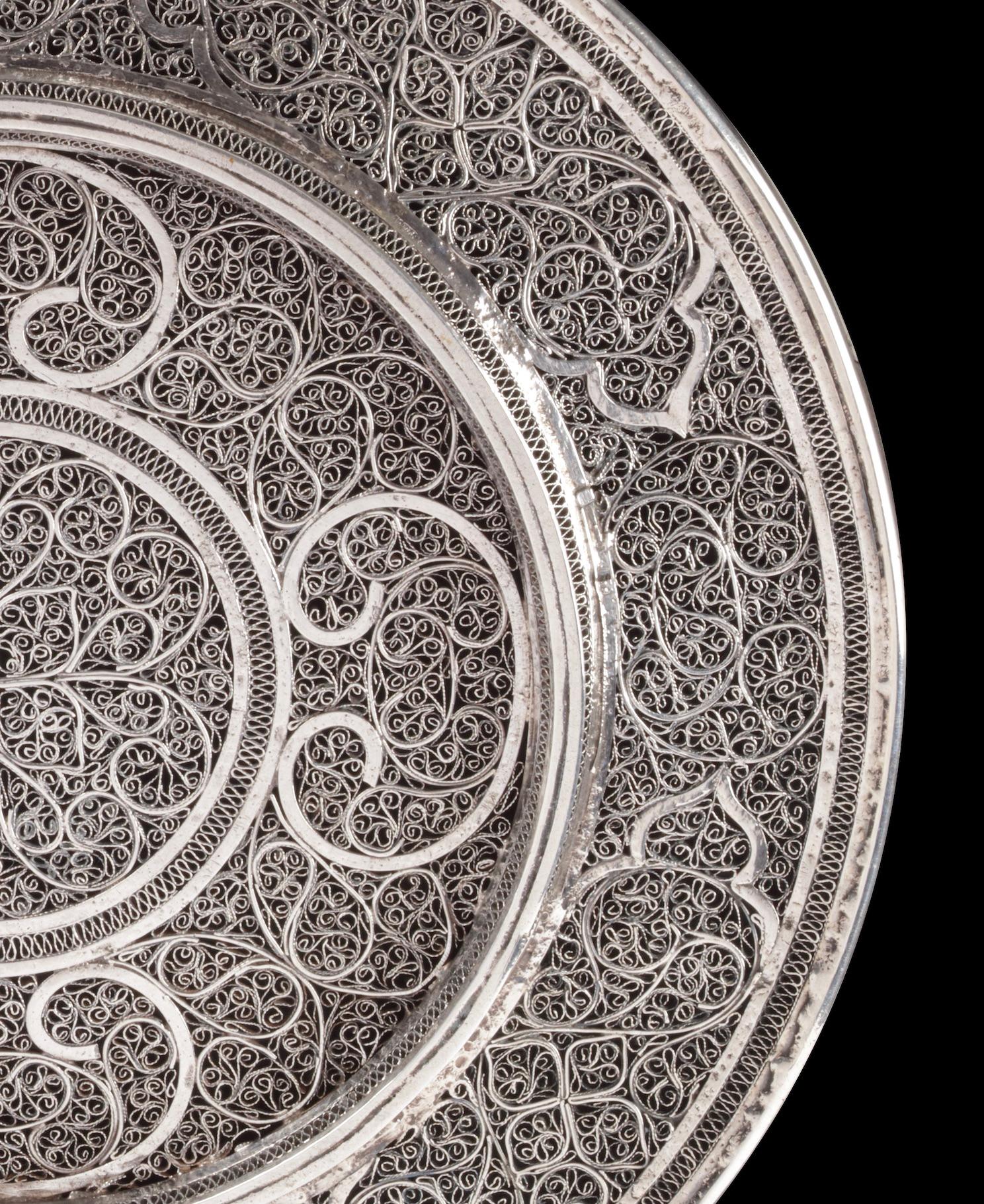 XVIIIe siècle et antérieur Splendide et lourd saleron en argent filigrané de la fin du 17e siècle, de style colonial néerlandais en vente