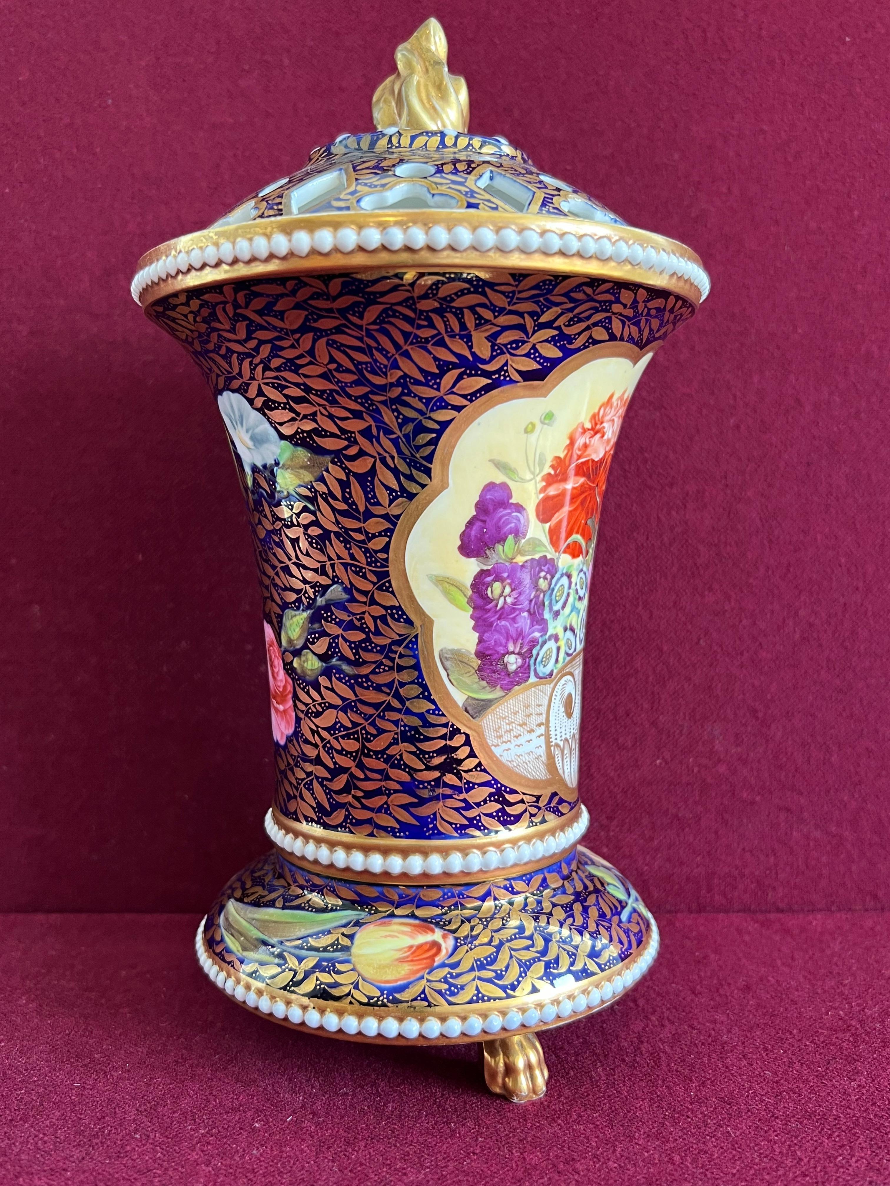 Spode Porcelain Beaded Pot Pourri Vase C.1820-1825 In Good Condition For Sale In Exeter, GB