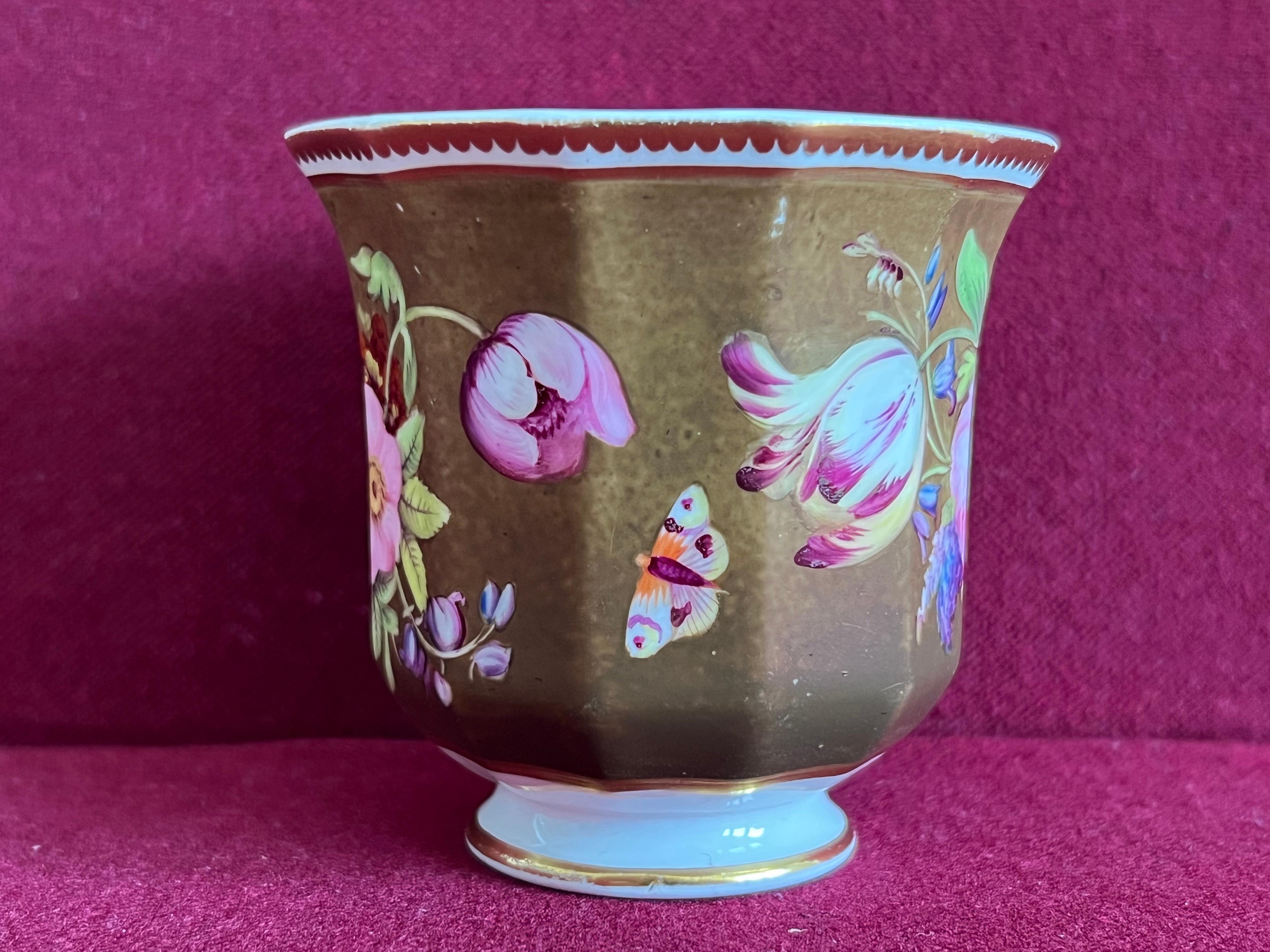 Tasse à café et soucoupe en porcelaine Spode très finement décorée vers 1830 Bon état - En vente à Exeter, GB