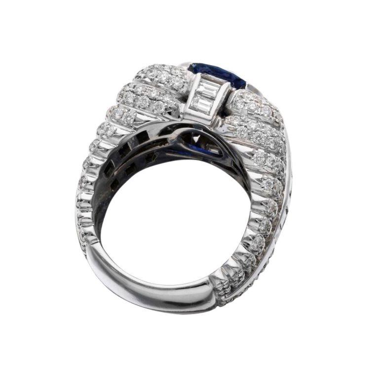 SSEF Swiss Certified 6.09 Cts Burmese Sapphire and Diamond Ring  In Excellent Condition For Sale In New York, US