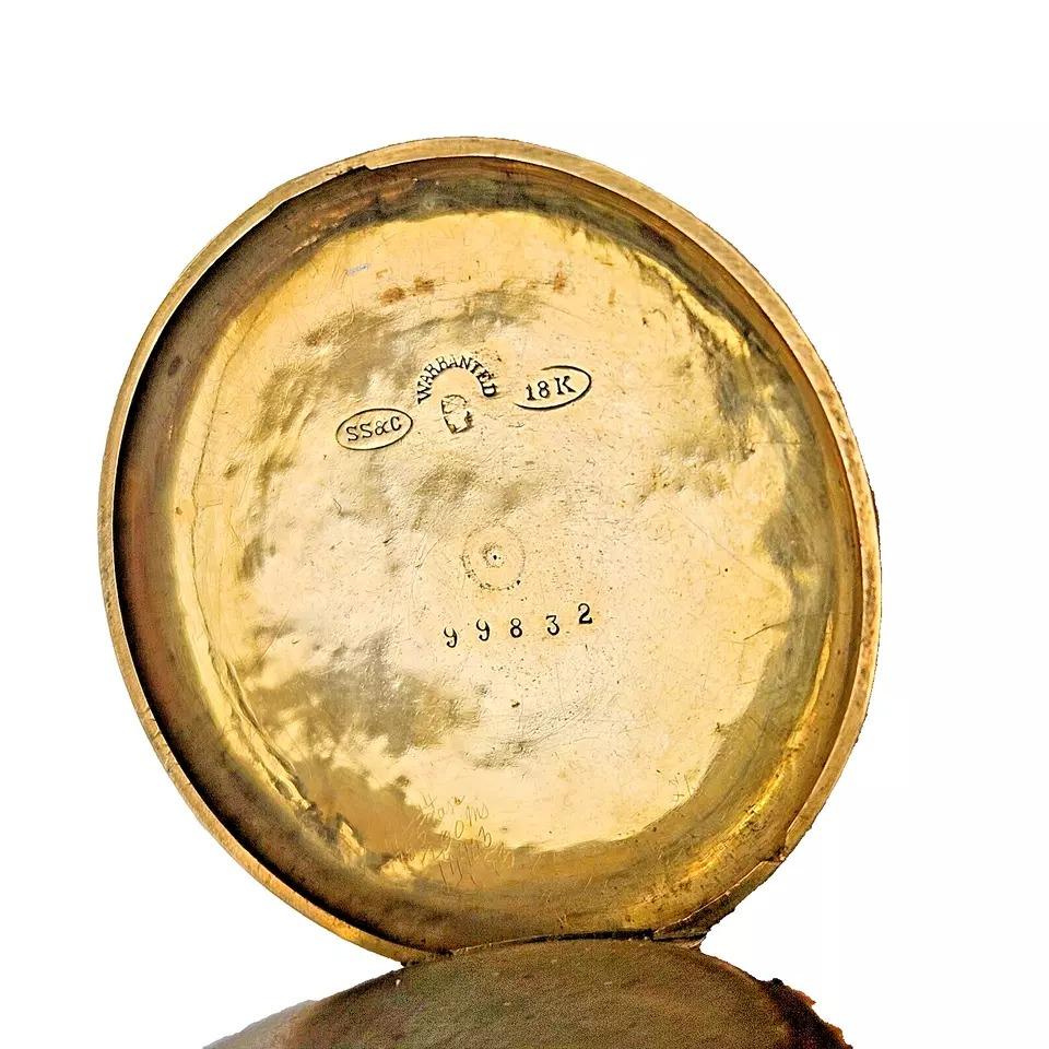 A Stauffer Cx. de Fond Antique 18ct Gold Pocket Watch, Key wind For Sale 2