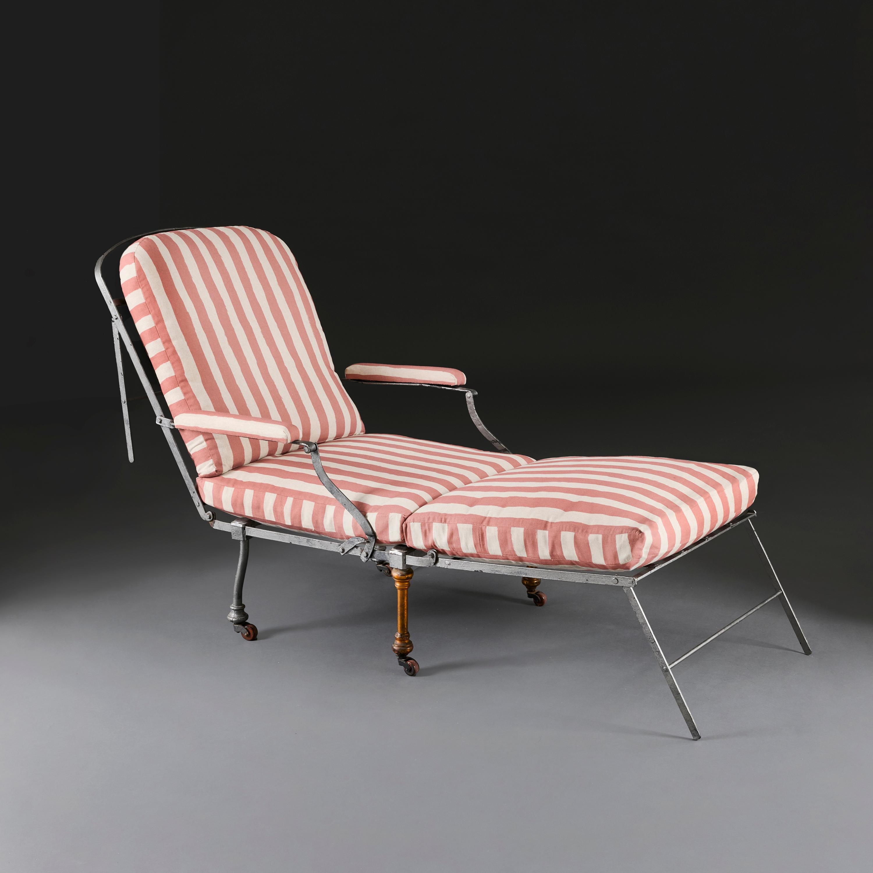 A Steel Edwardian Campaign Day Bed In Good Condition For Sale In London, GB