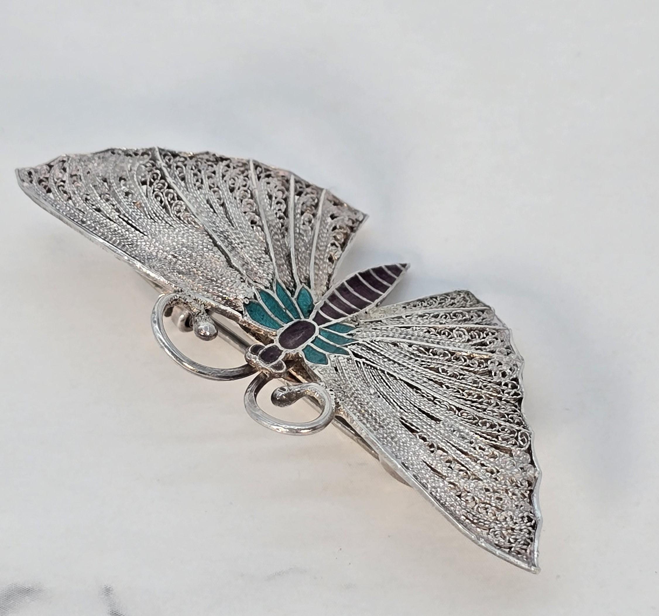 Spilla a farfalla in filigrana d'argento e smalto, Continentale, 1930 ca. In condizioni buone in vendita a Central England, GB