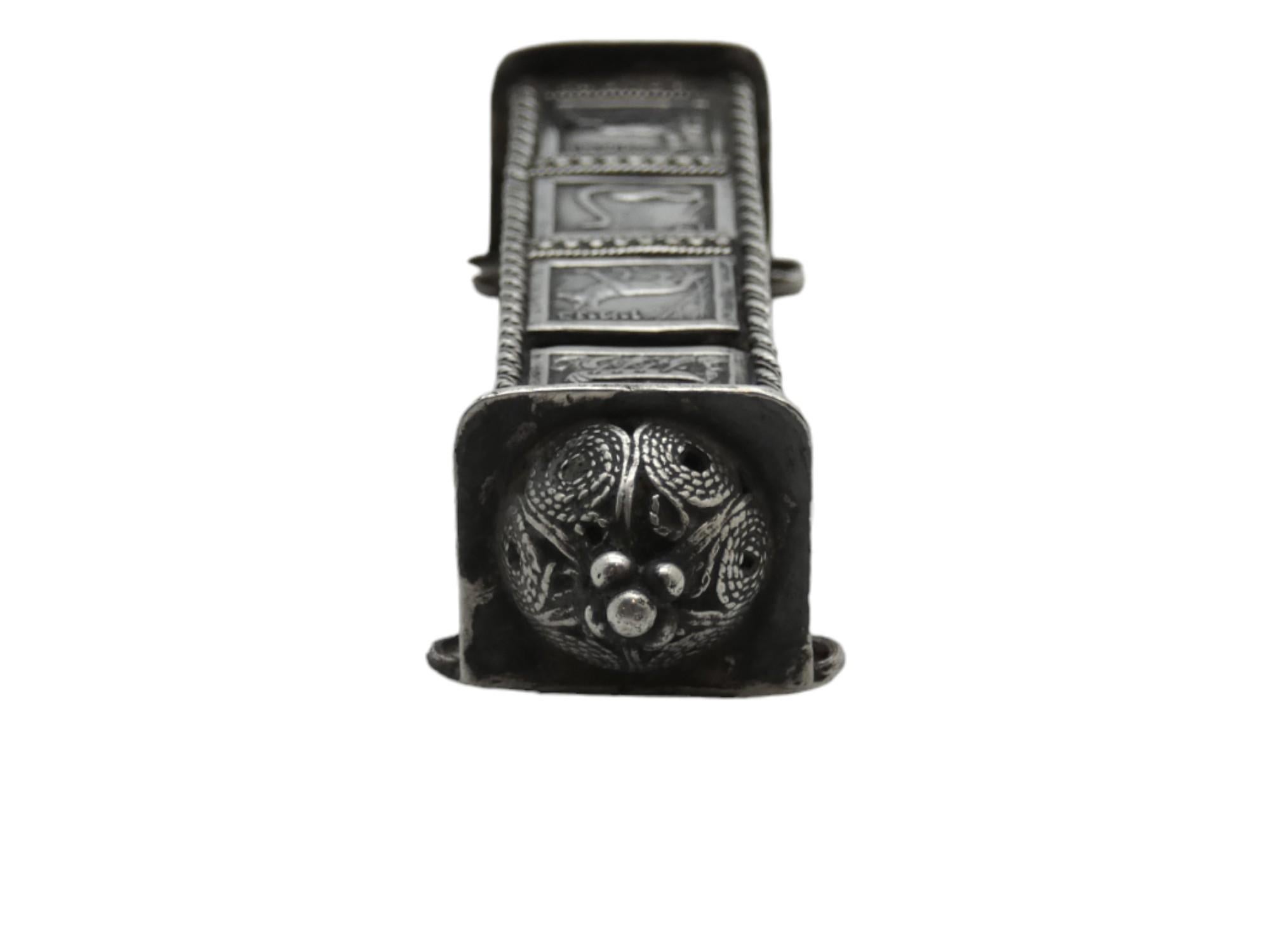 Argento 925 Una custodia per Mezuzah in argento sterling di Stanetzky, Israel, circa 1950 in vendita