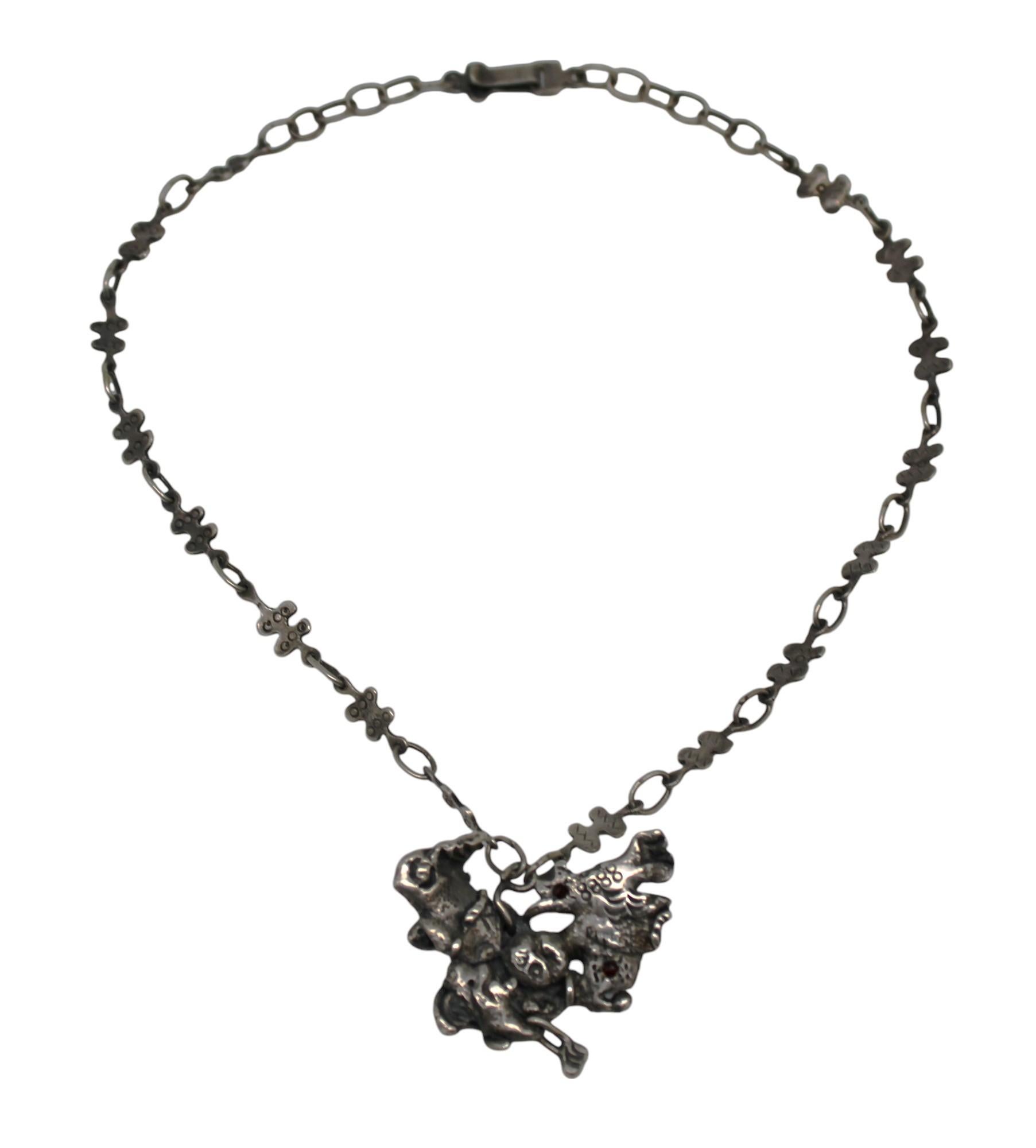 Moderno Una collana in argento di Resia Schor in vendita