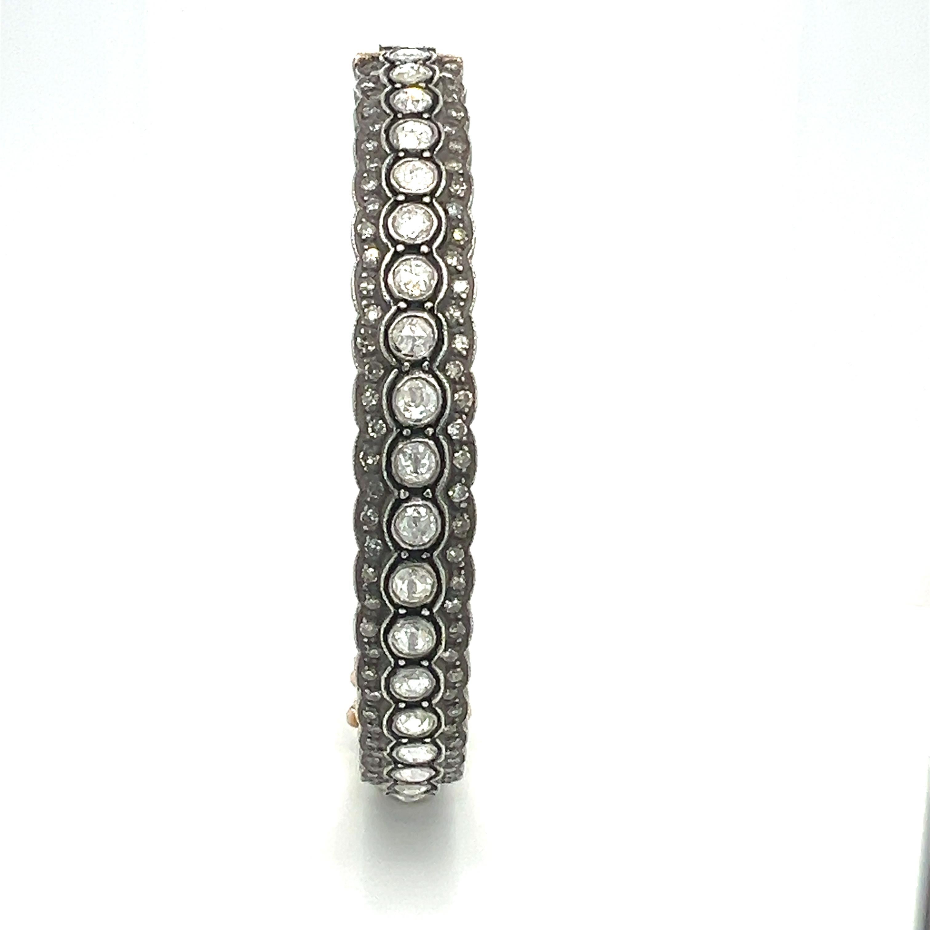 Women's A sterling silver stunning bangle with diamonds For Sale
