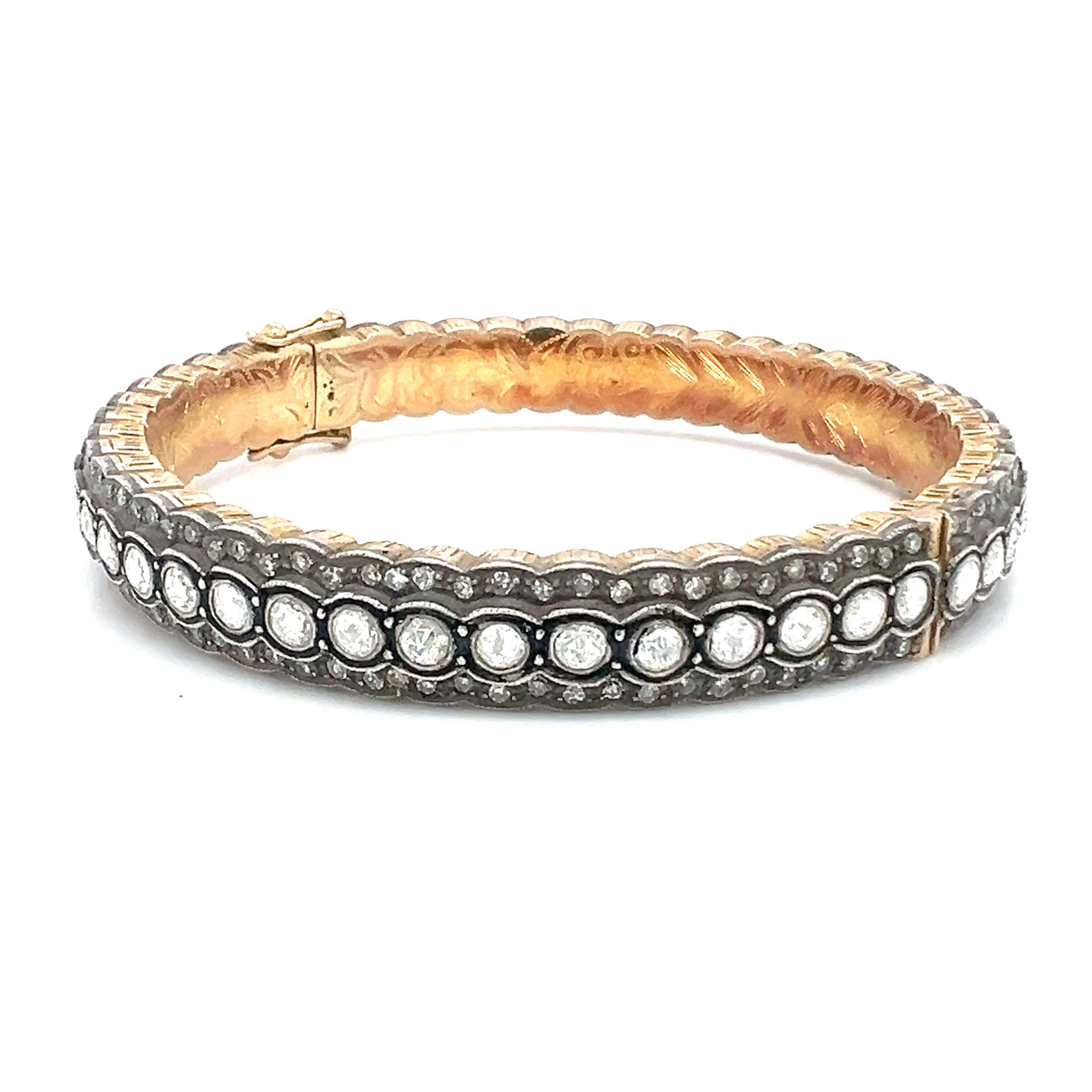 A sterling silver stunning bangle with diamonds For Sale 3