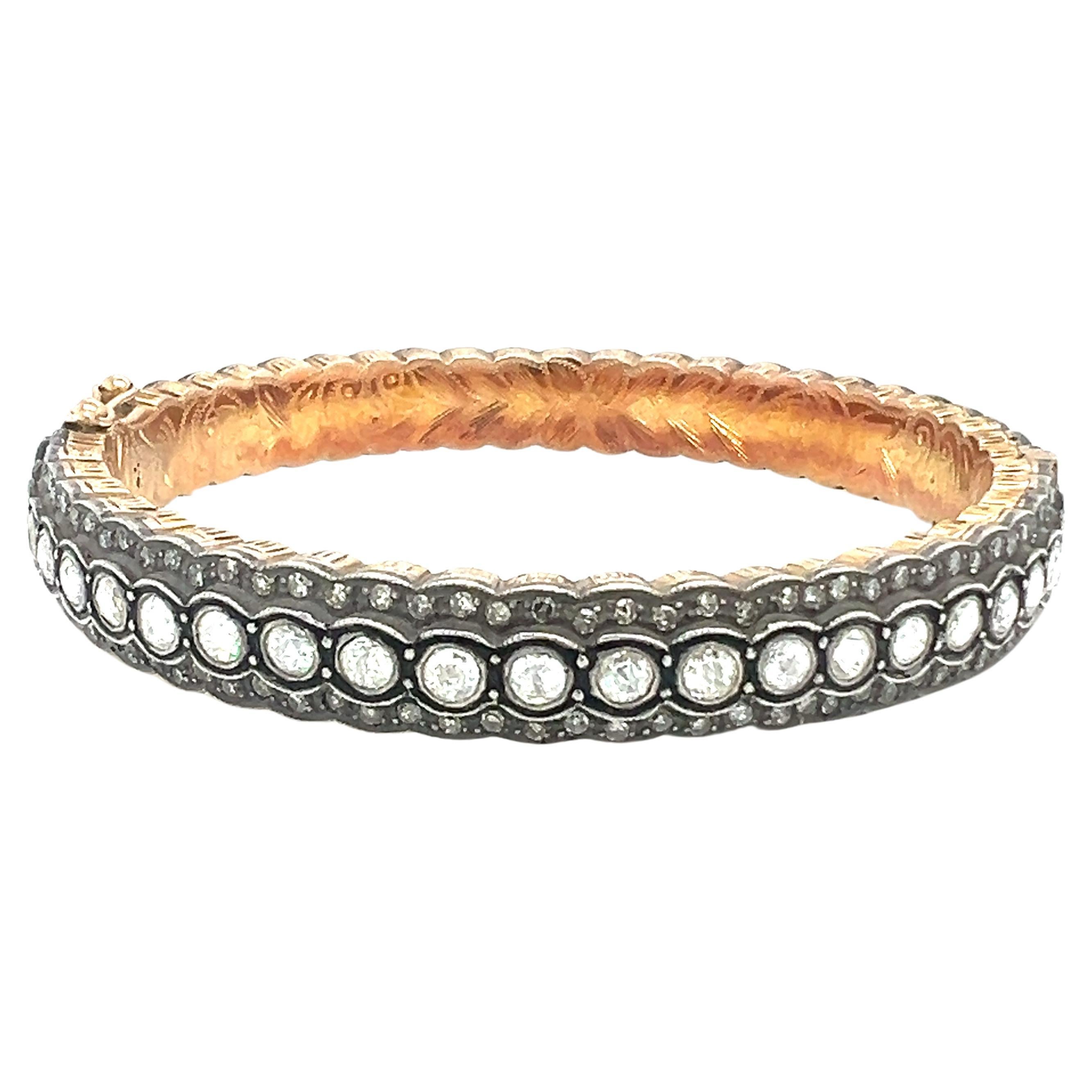 A sterling silver stunning bangle with diamonds