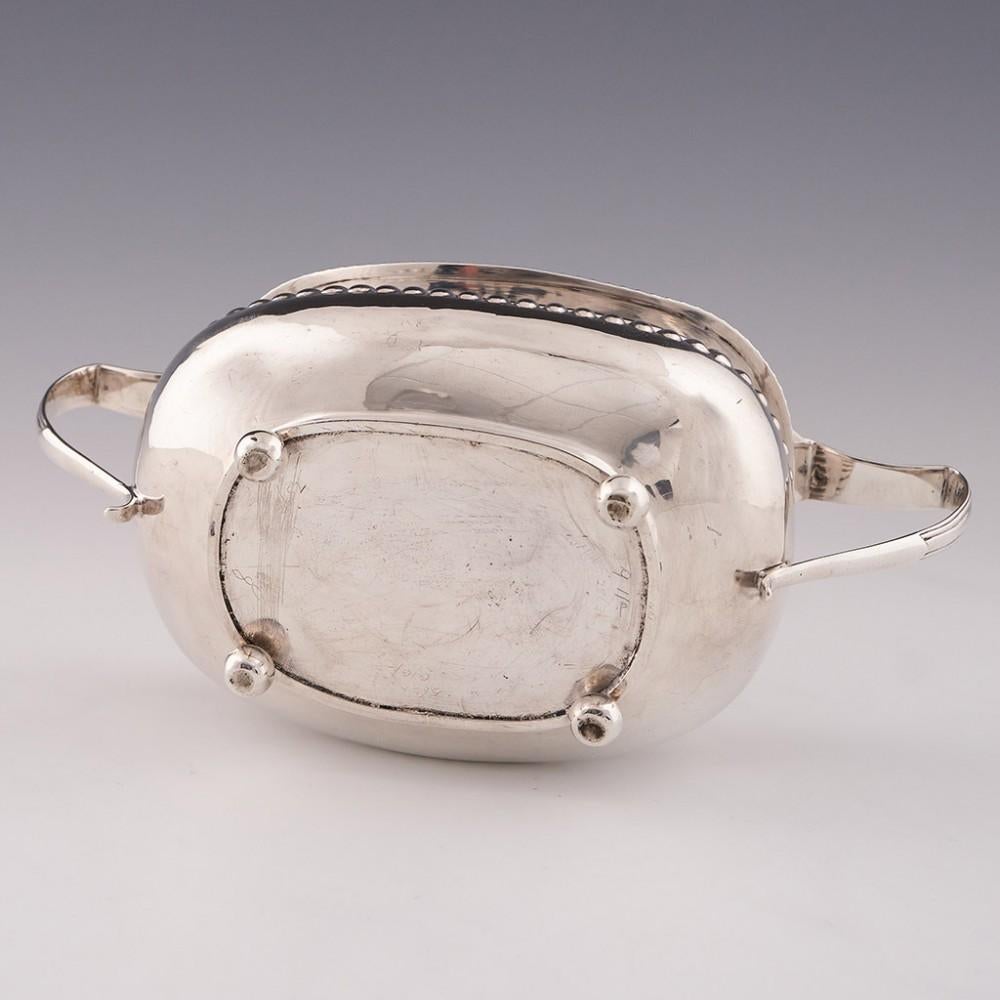 A Sterling Silver Sucrier and Cream Jug London, 1813 In Good Condition For Sale In Tunbridge Wells, GB