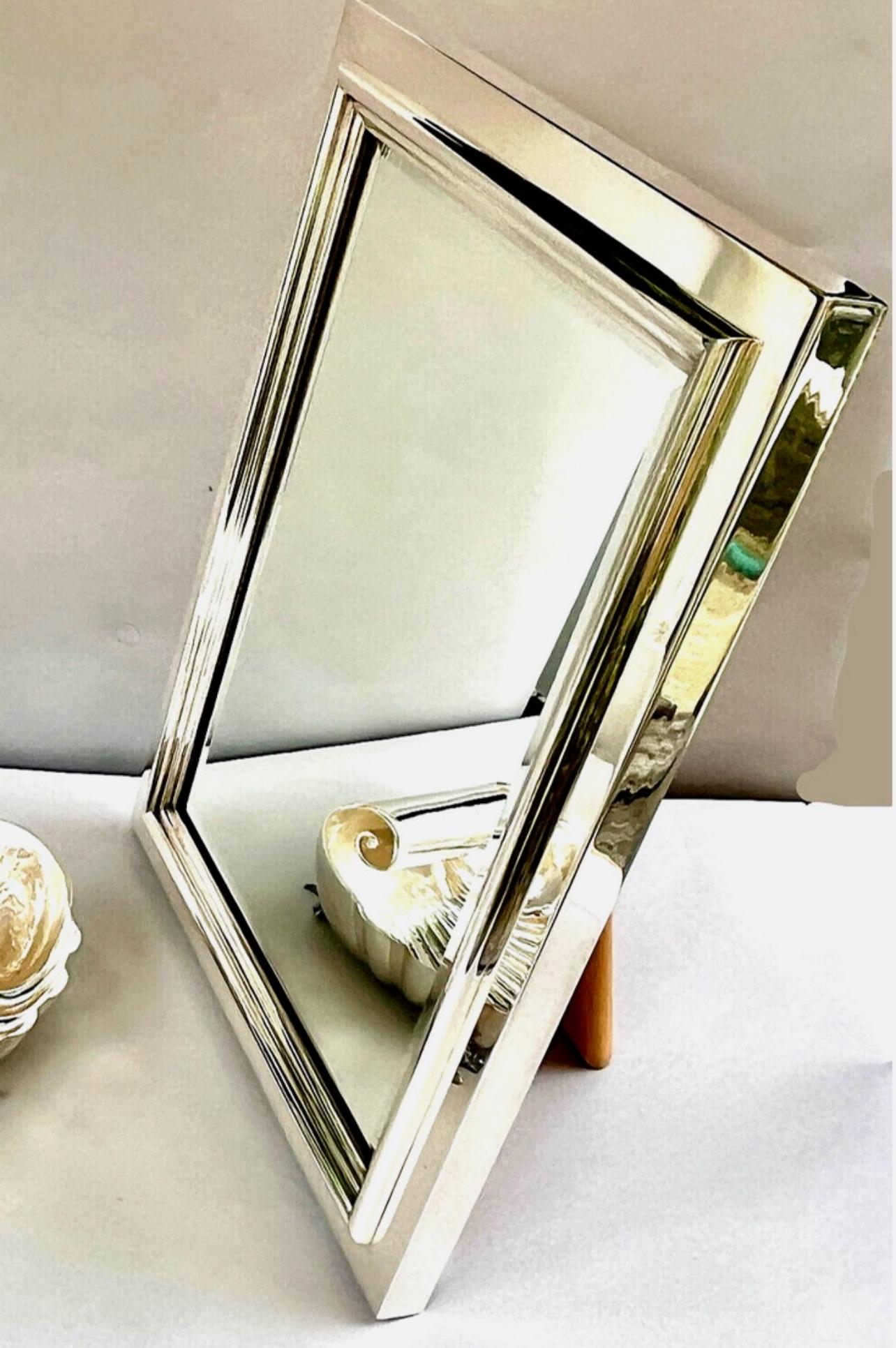 Moderno Specchio da tavolo in argento sterling di Bvlgari, XX secolo in vendita