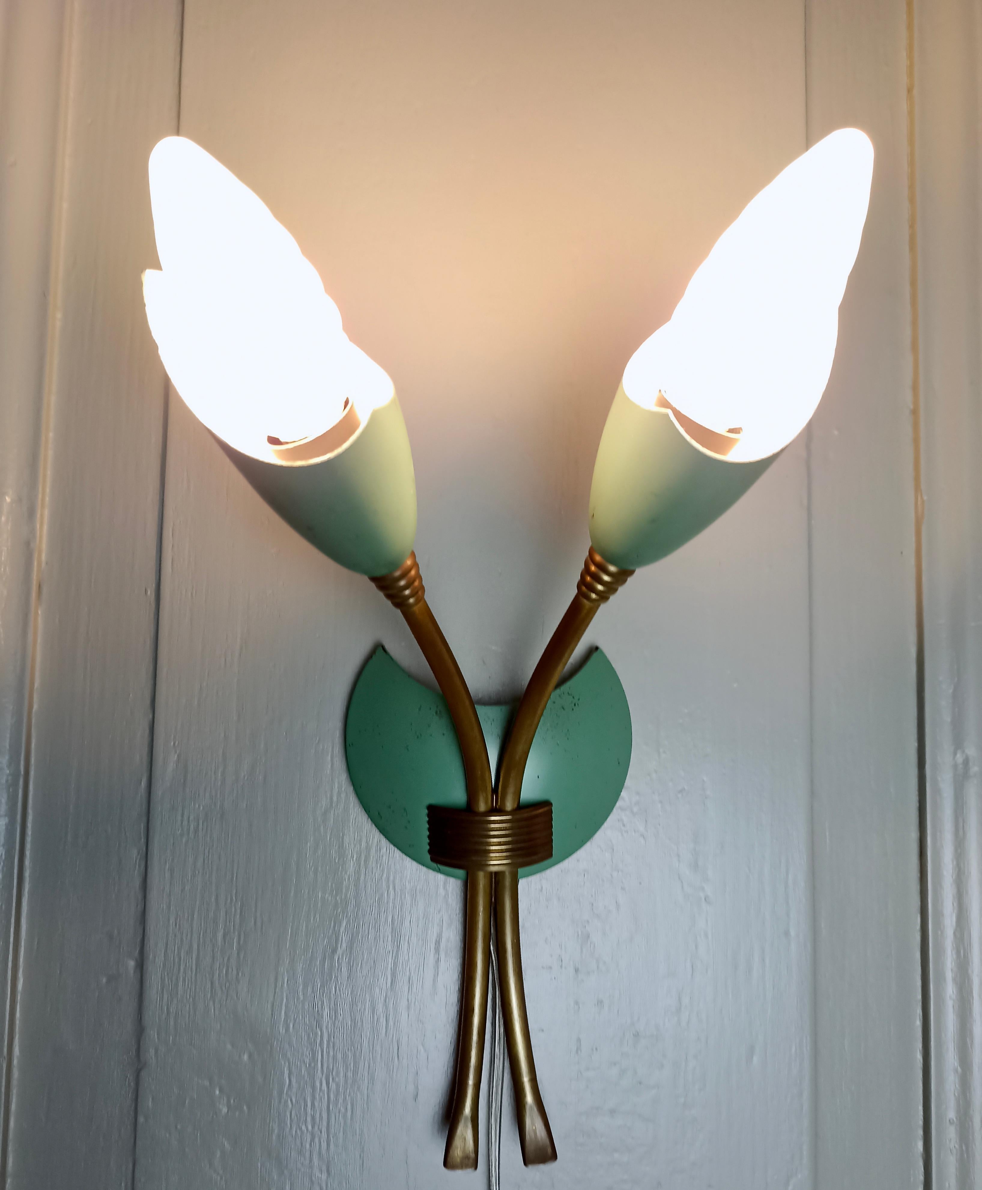 Mid-20th Century Stilnovo Style 1950s Two-Light Single Sconce, Green Lacquered Metal and Brass For Sale
