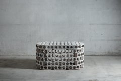 Steingutbank oder Couchtisch von Maarten Stuer, 2021