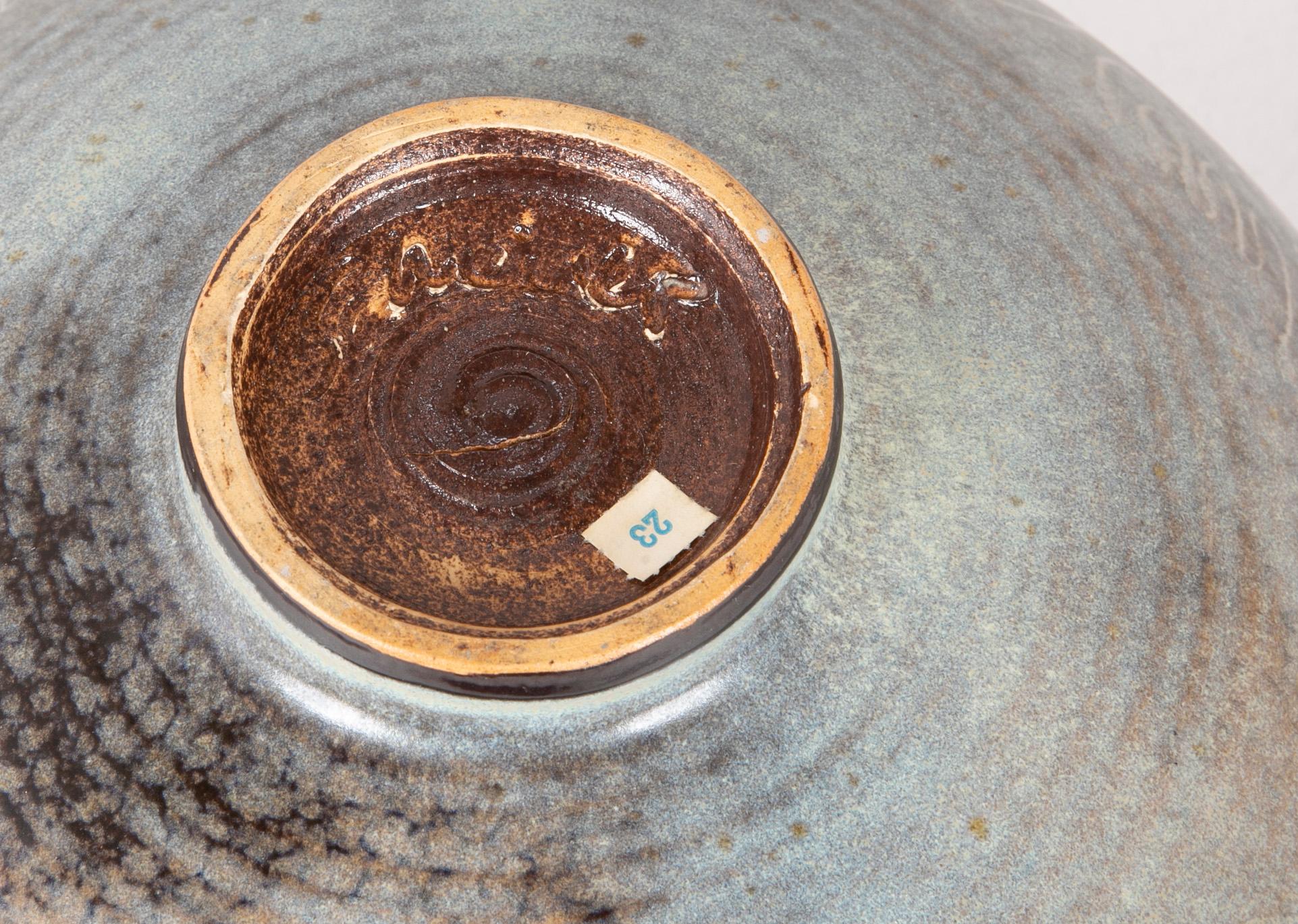 Stoneware Bowl Designed by Edwin and Mary Scheier In Good Condition In Stamford, CT
