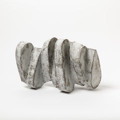 Sculpture en grès de Maarten Stuer, intitulée «loc in Motion », 2020
