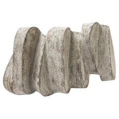 Steingut-Skulptur von Maarten Stuer mit dem Titel „Bloc in Motion“, 2020