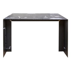 Une histoire qui ne se raconte pas Table par Secondome Edizioni