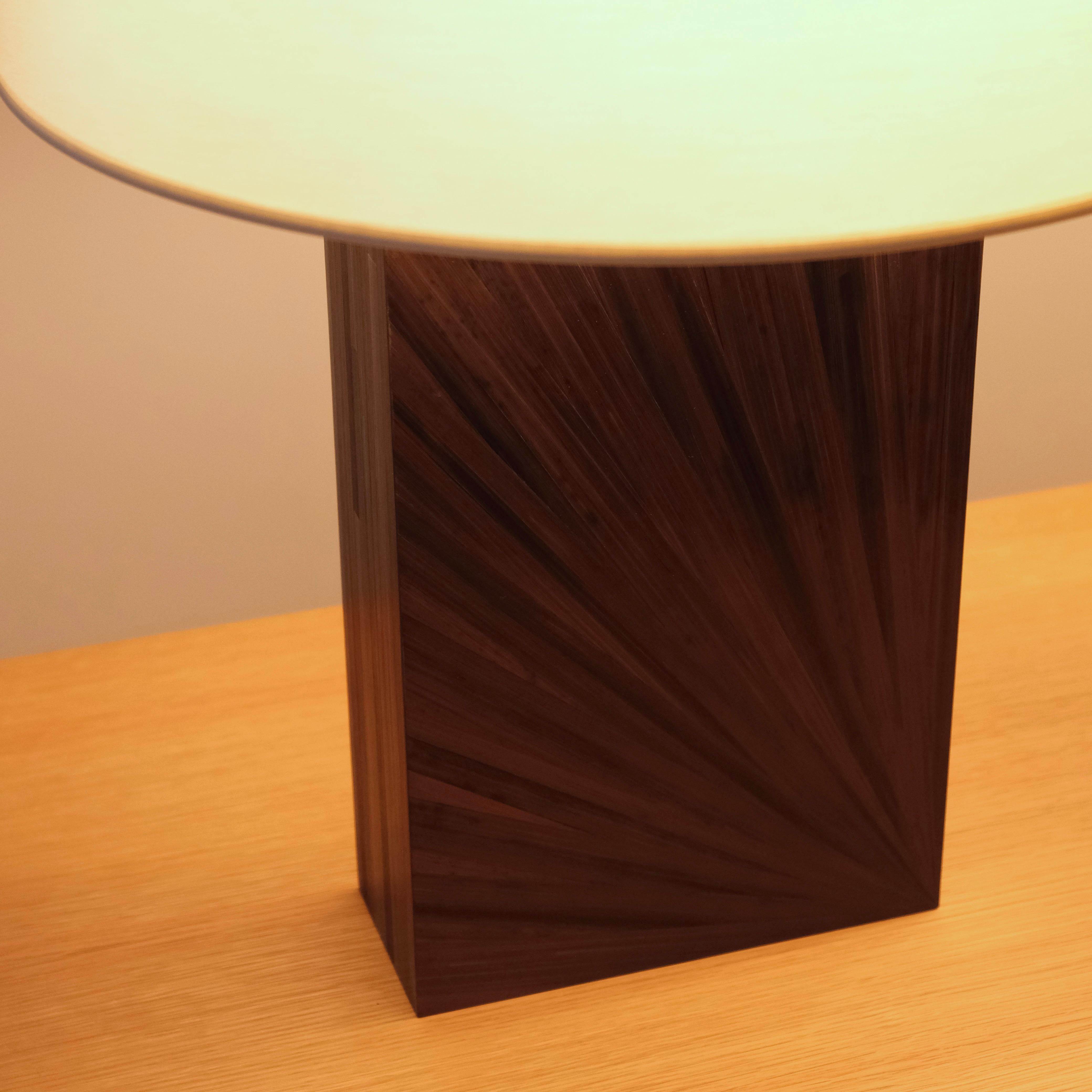 Lámpara de mesa de marquetería de paja, estilo Art Déco en Nuevo estado para la venta en Paris, FR