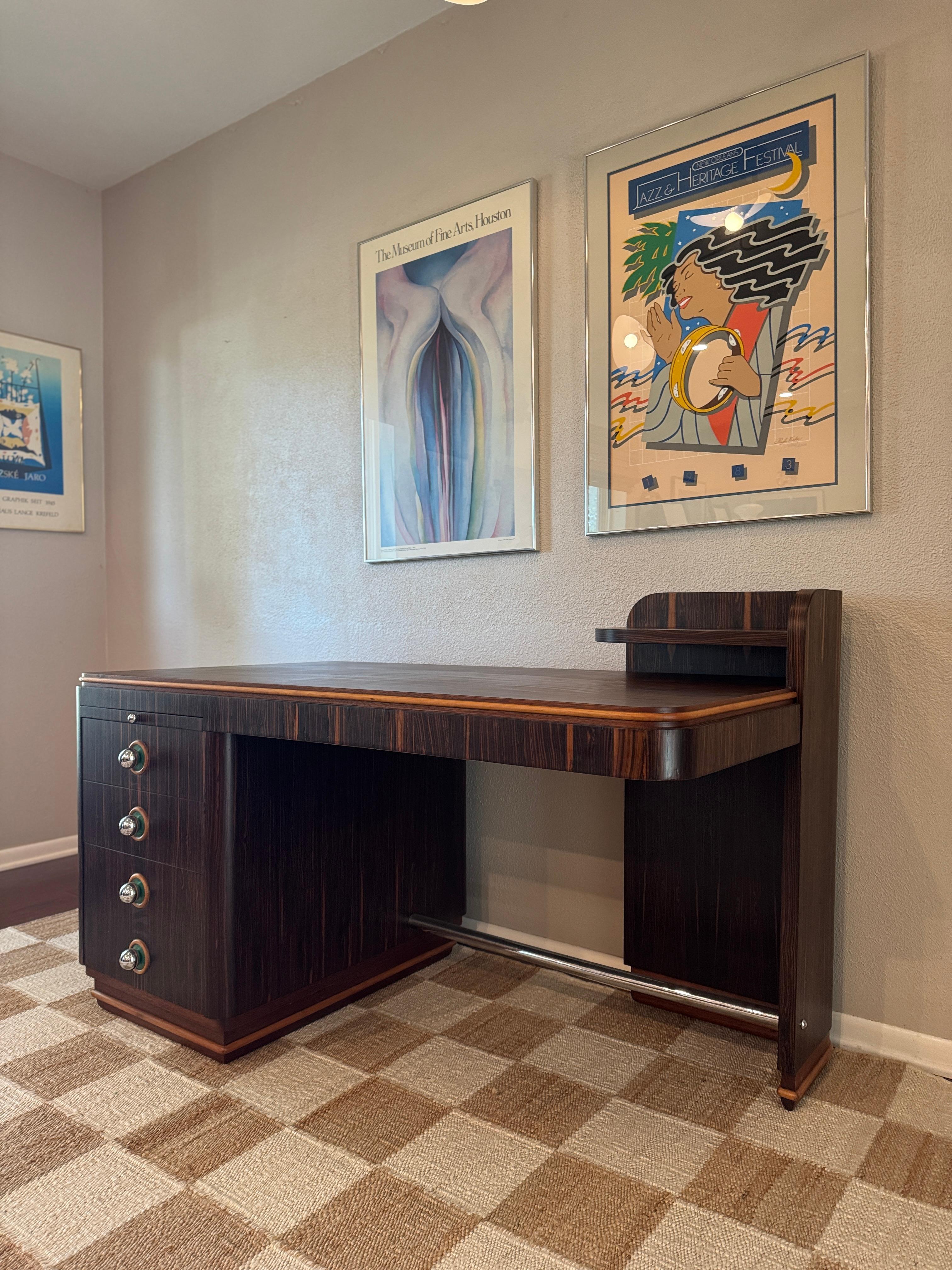 Unknown A streamline rosewood desk from the Art Deco era, circa 1930s For Sale