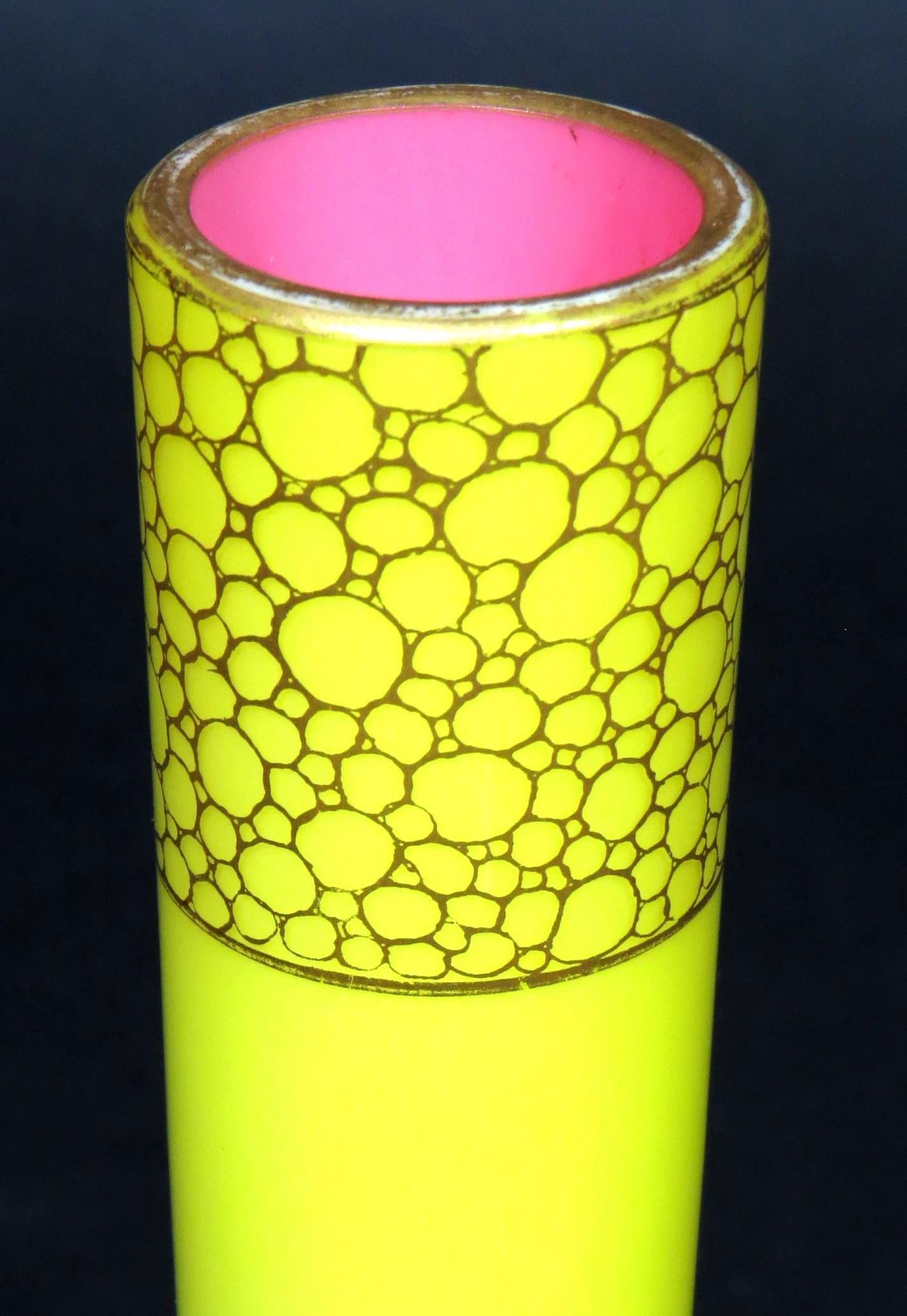 A Striking Early 20th Century Mount Washington Cased Glass Bottle Vase For Sale 1