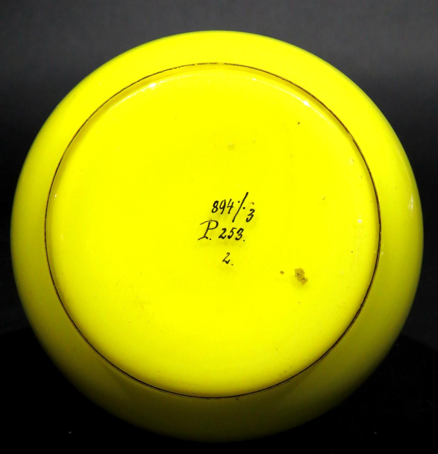 A Striking Early 20th Century Mount Washington Cased Glass Bottle Vase For Sale 2