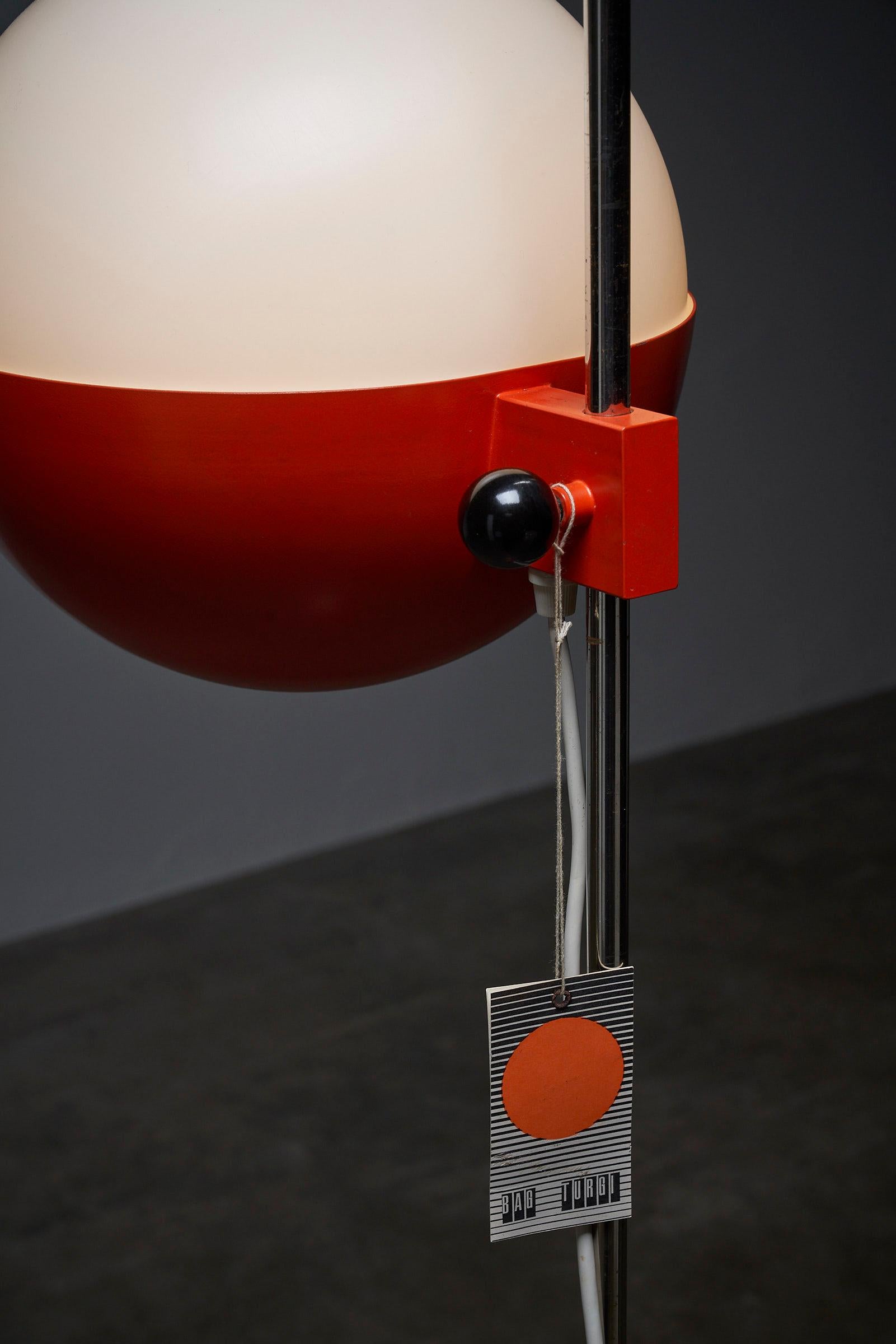 Fusion saisissante du chic de l'ère spatiale : lampadaire de BAG Turgi, Suisse en vente 2
