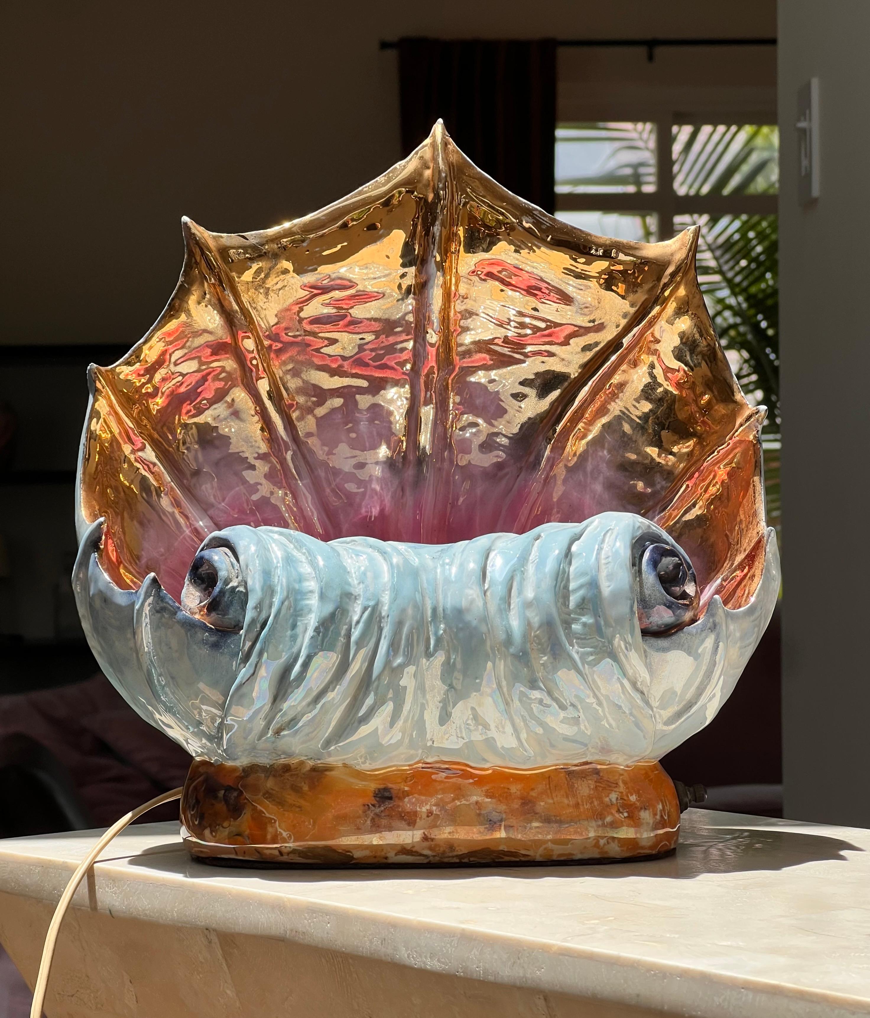 A striking hand-painted conch shell lamp, circa 1960 For Sale 11