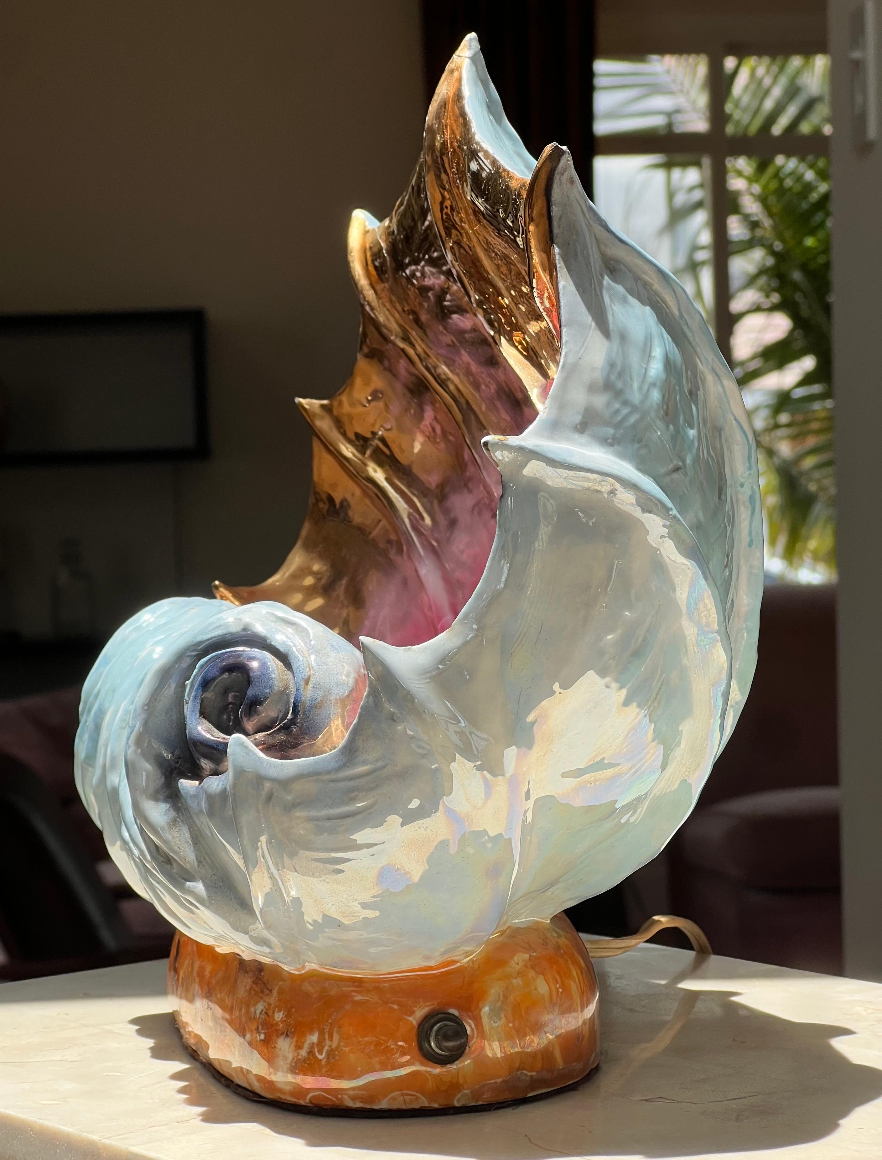 Ceramic A striking hand-painted conch shell lamp, circa 1960 For Sale