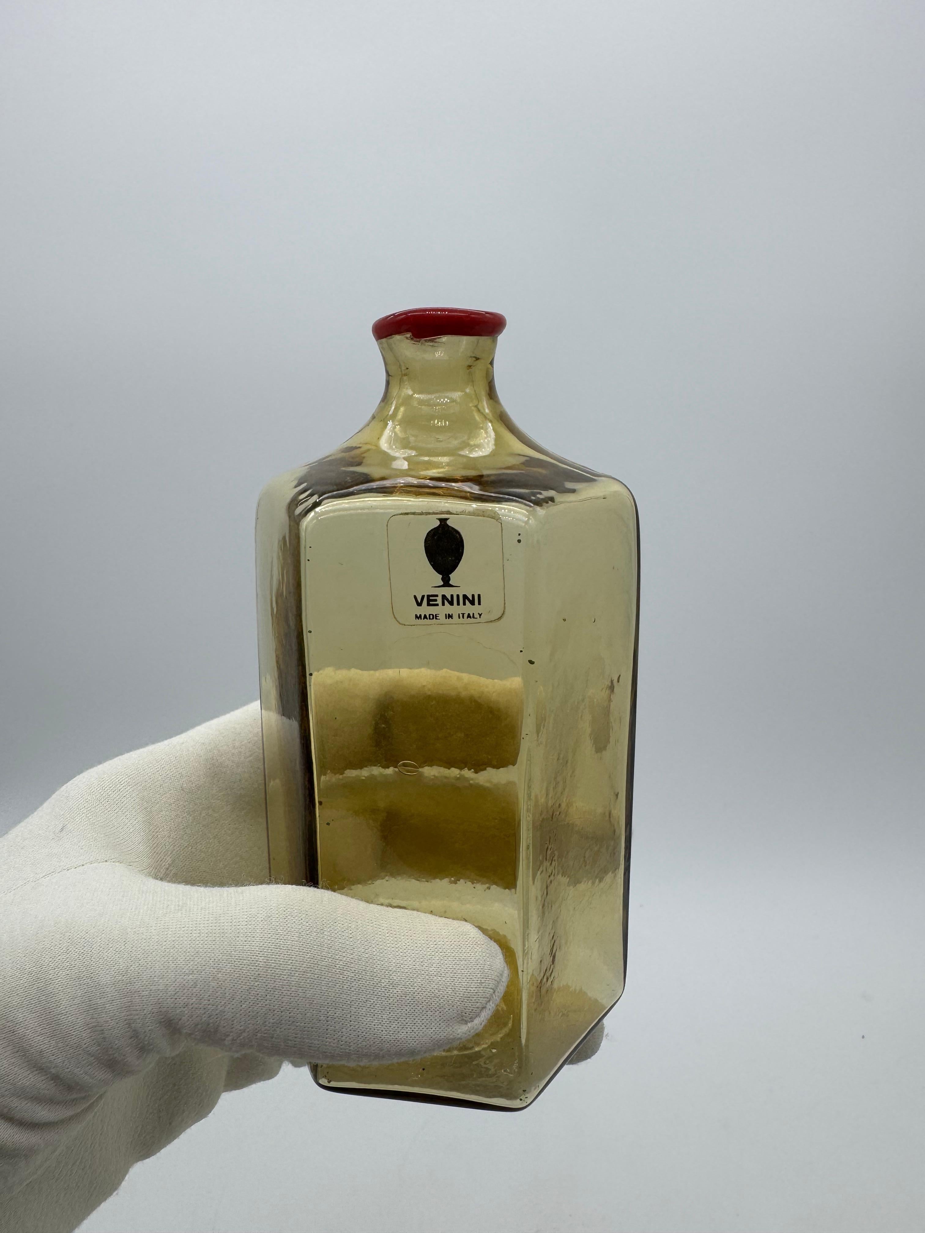 Llamativo juego de cuatro jarrones Venini de cristal de Murano, firmados y fechados en 1980 finales del siglo XX en venta