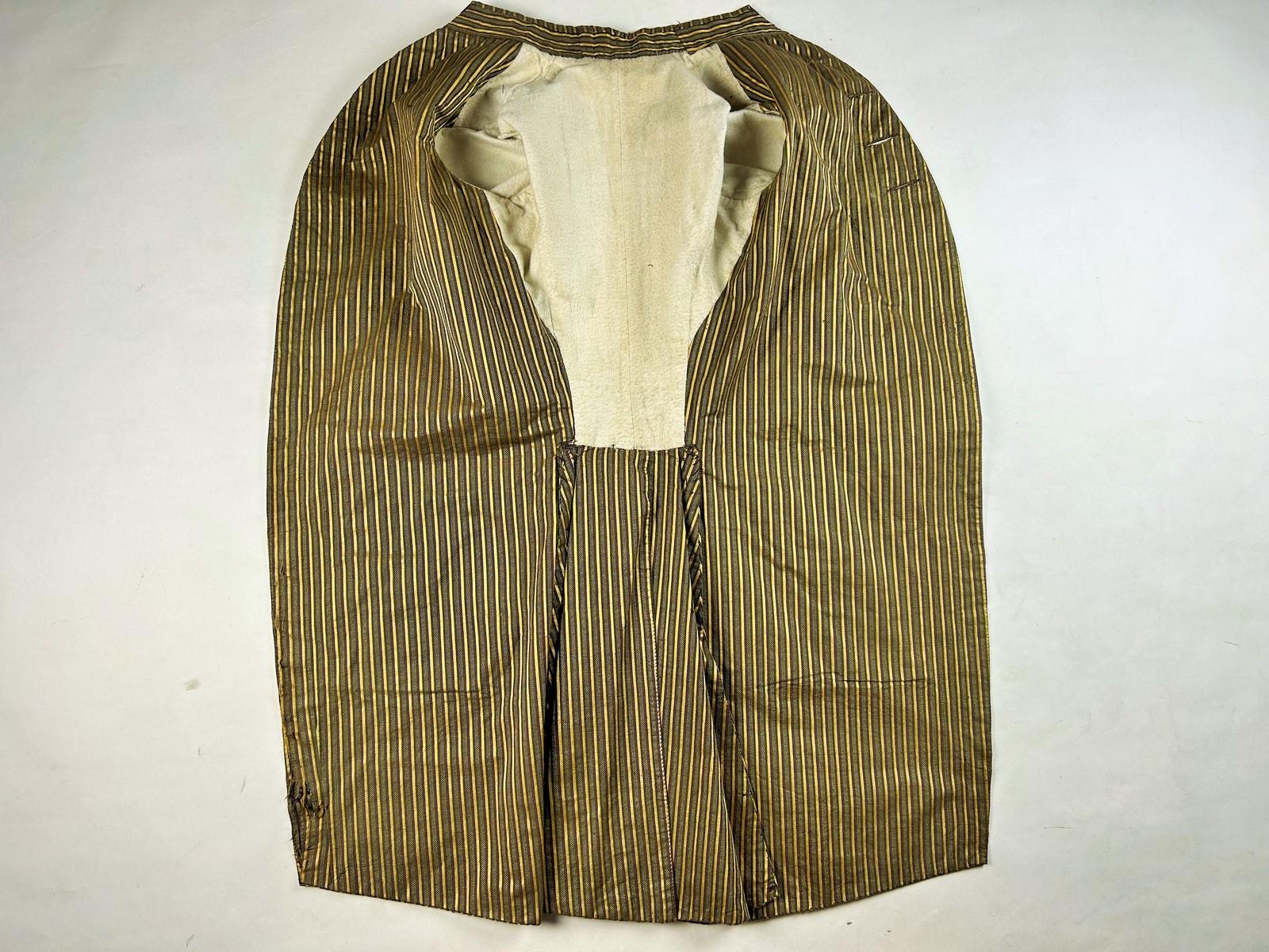 A striped Siamoise Frock Coat - French Revolution Period Circa 1790 For Sale 11