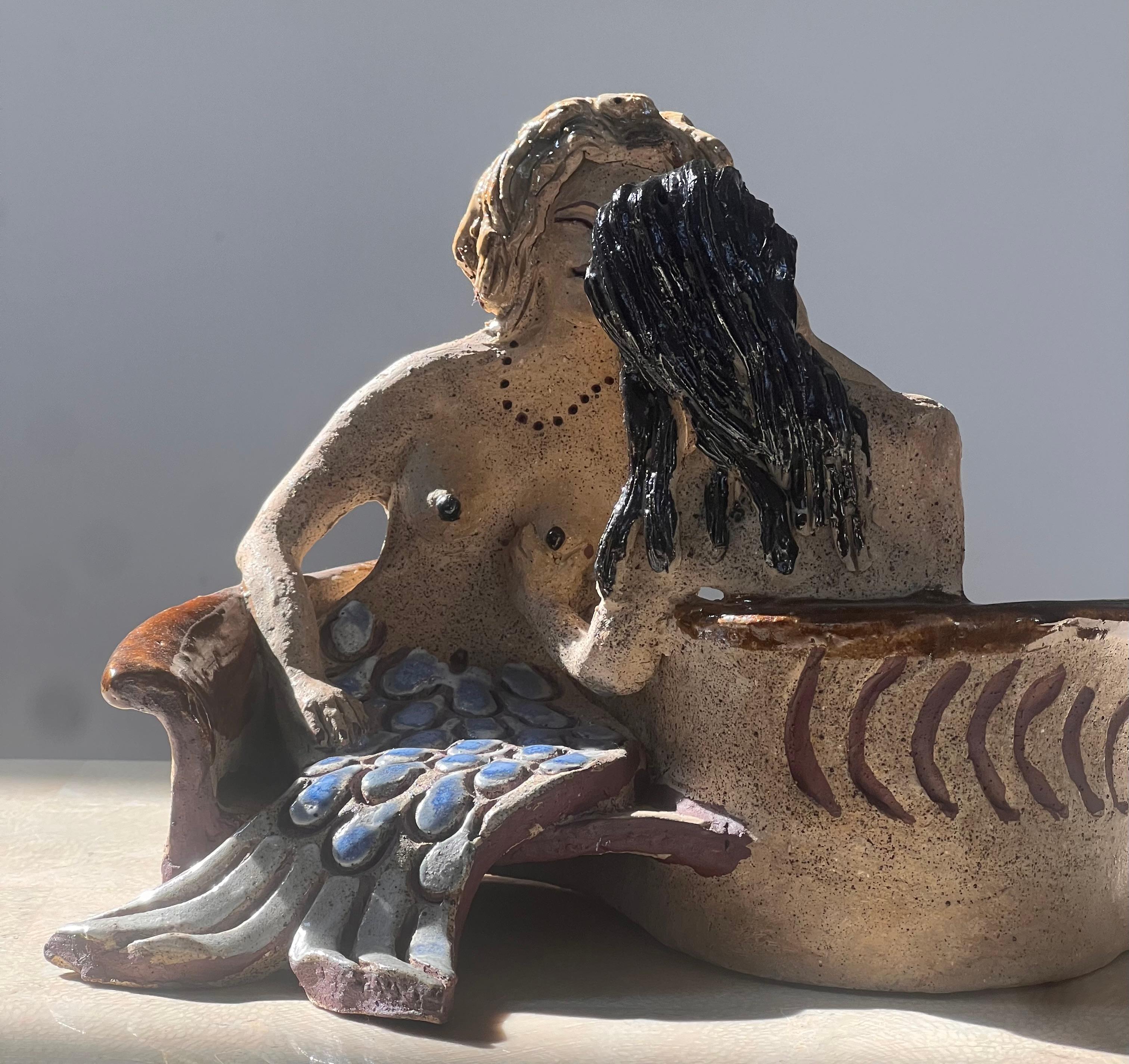 Scultura in ceramica da studio di due sirene, metà del XX secolo in vendita 2