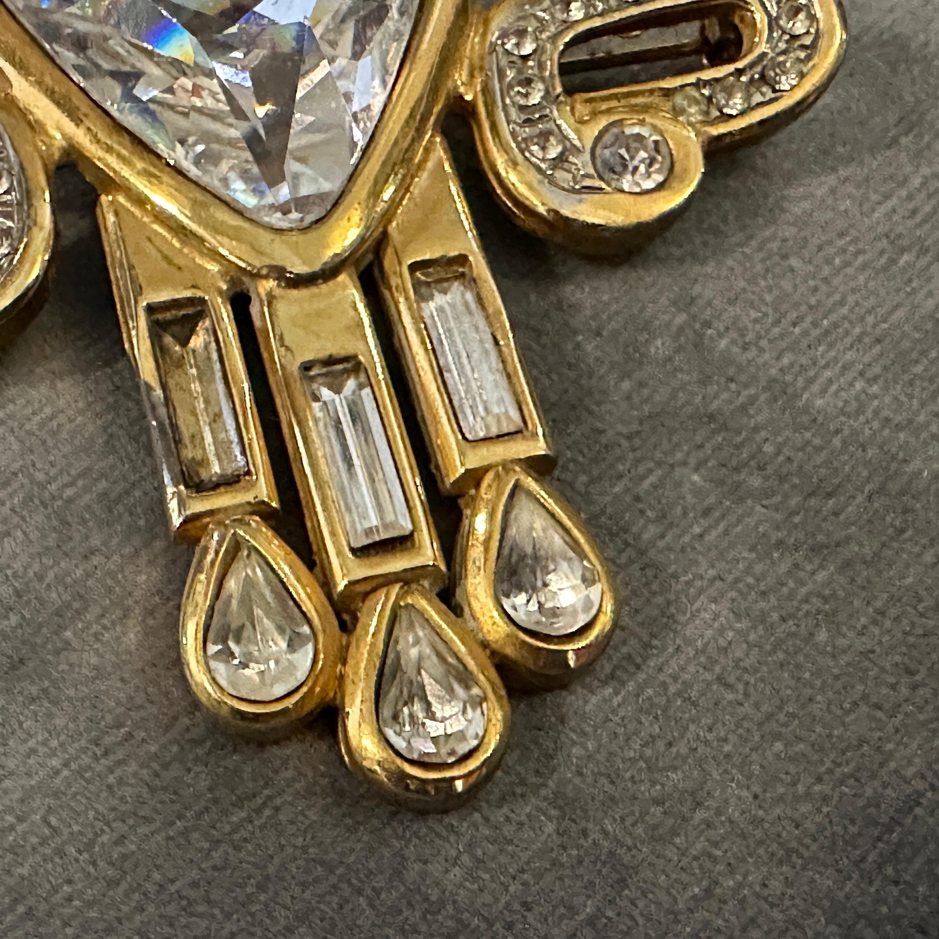 Eine atemberaubende 1930er Art Deco Modeschmuck Brosche im Angebot 4
