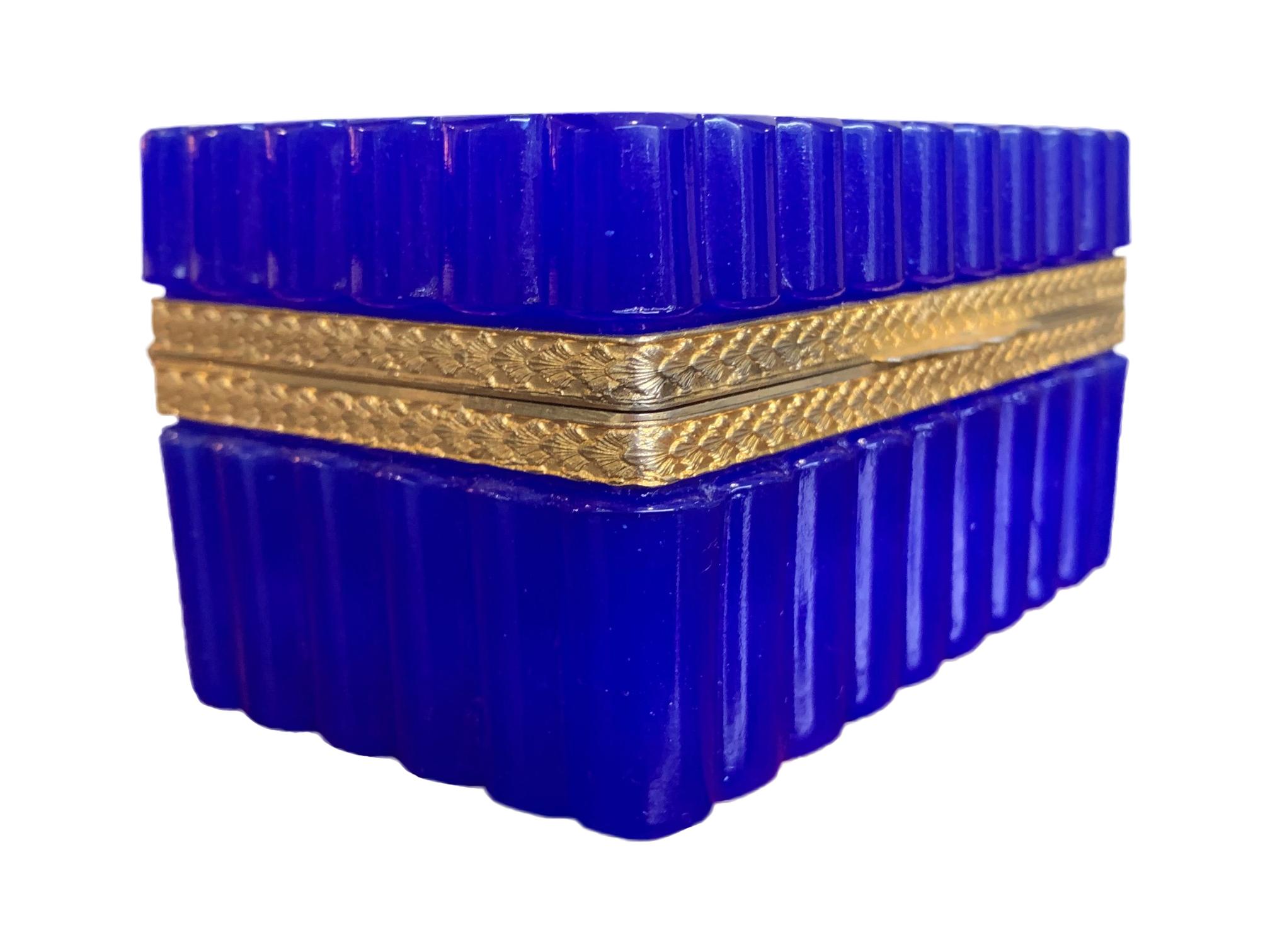 Stunning 1950s Cobalt Blue Murano Glass Hinged Jewelry Box by Cendese, Italy In Good Condition In London, GB
