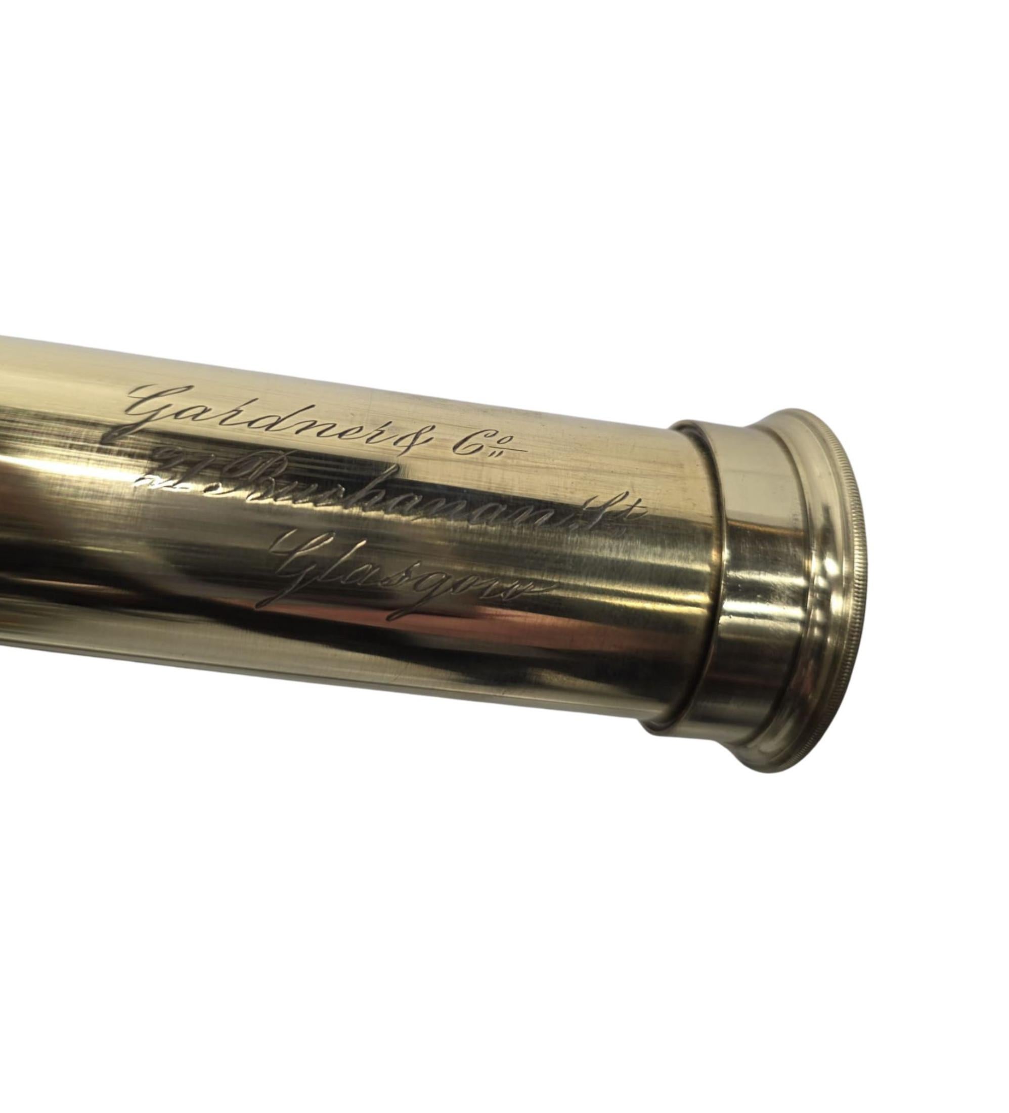 A Stunning 19th Century Brass Four Draw Telescope by Gardner of Glasgow Bon état - En vente à Dublin, IE