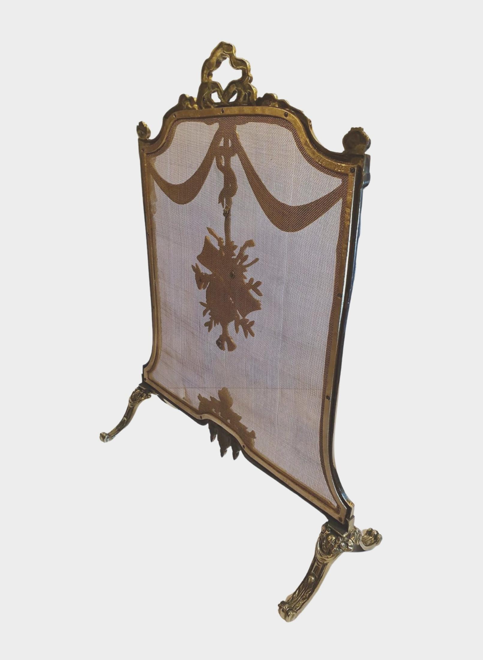 Stunning 19th Century Fully Restored Polished Brass Fire Screen In Good Condition For Sale In Dublin, IE