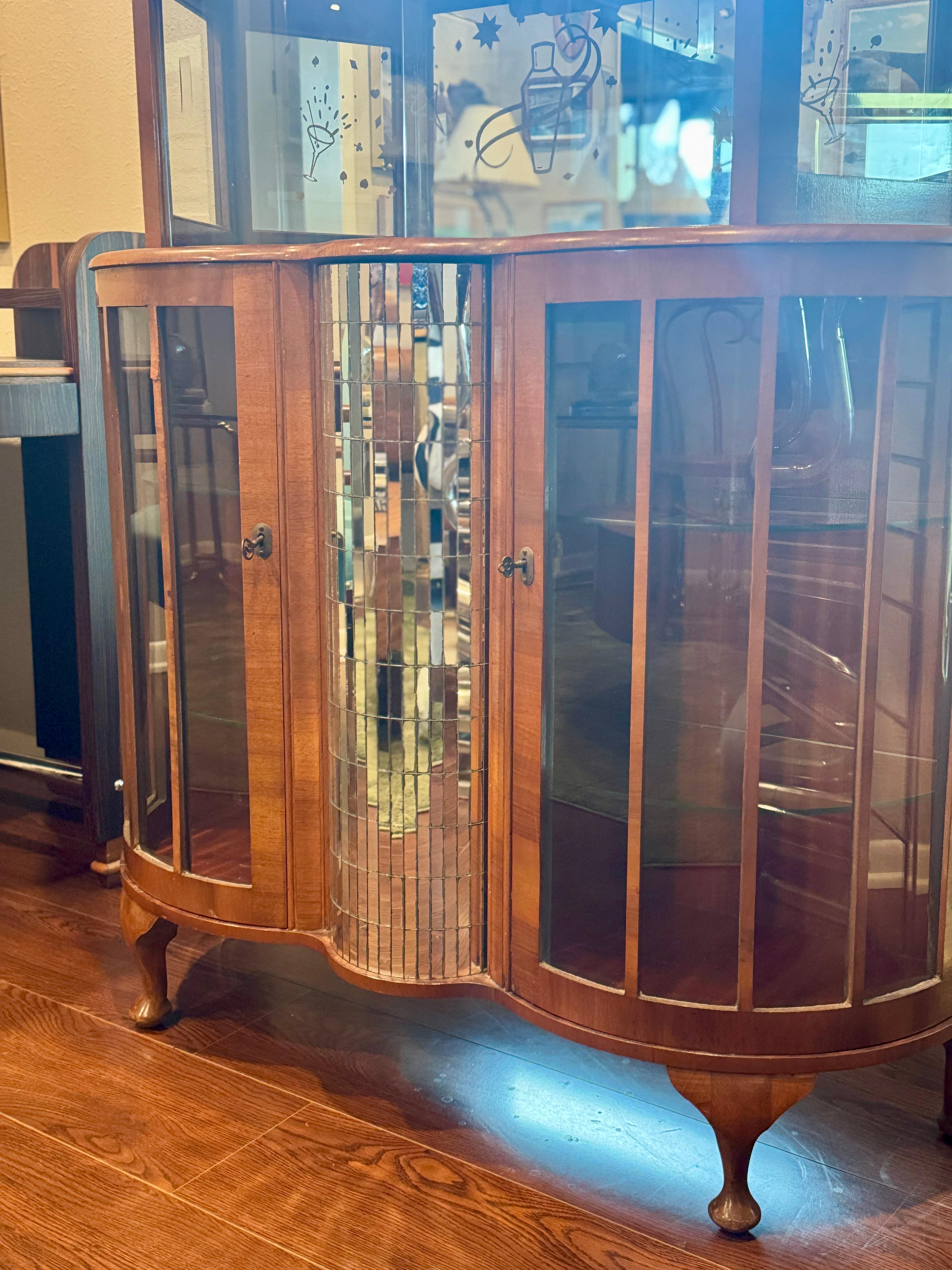 Impiallacciato Uno splendido mobile da cocktail in stile Art Déco, anni '30 circa in vendita