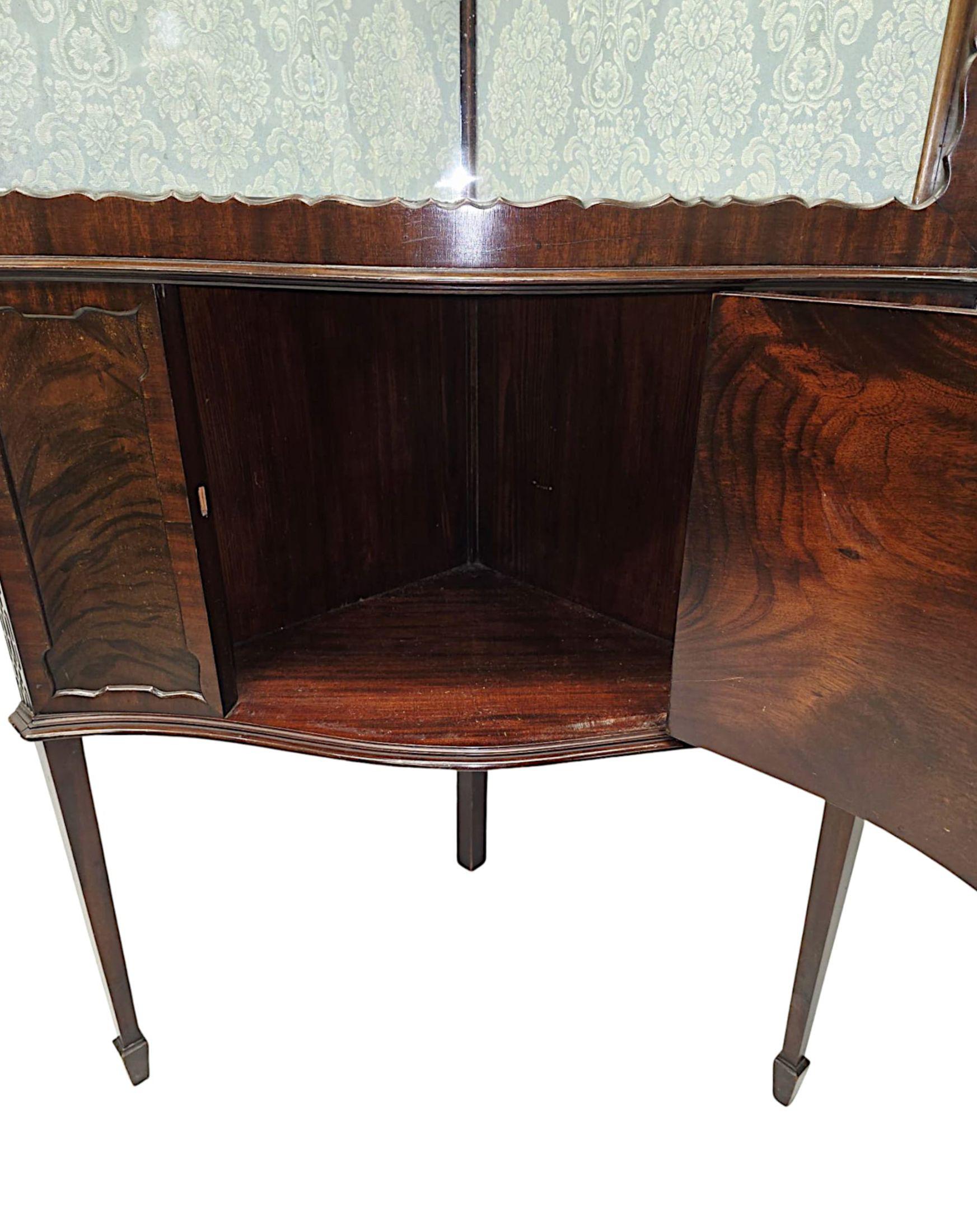 Laiton Superbe meuble d'angle de style Chippendale datant de l'époque édouardienne en vente