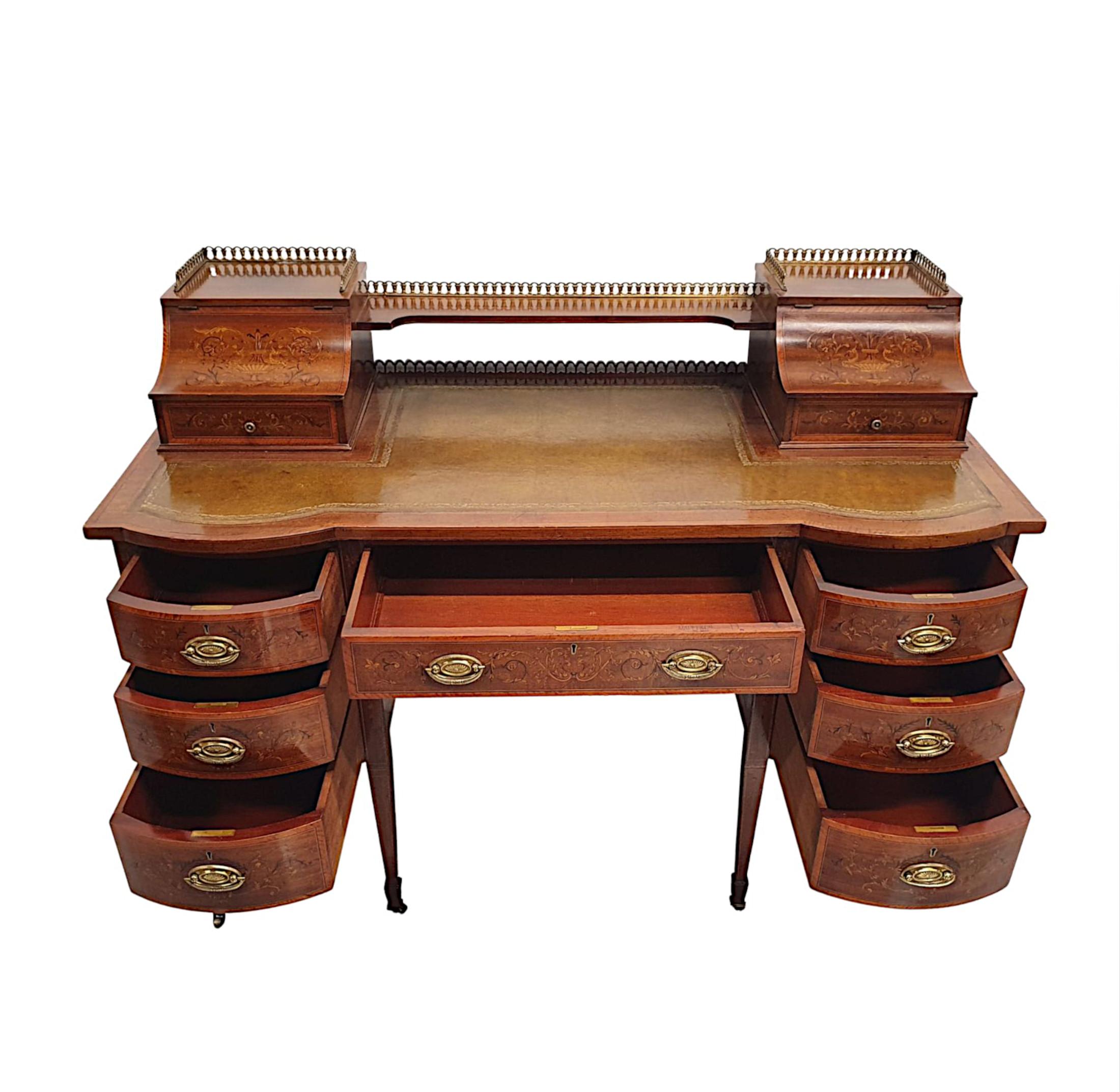 20ième siècle Superbe bureau édouardien dans le style de Carlton House par Maple of London en vente