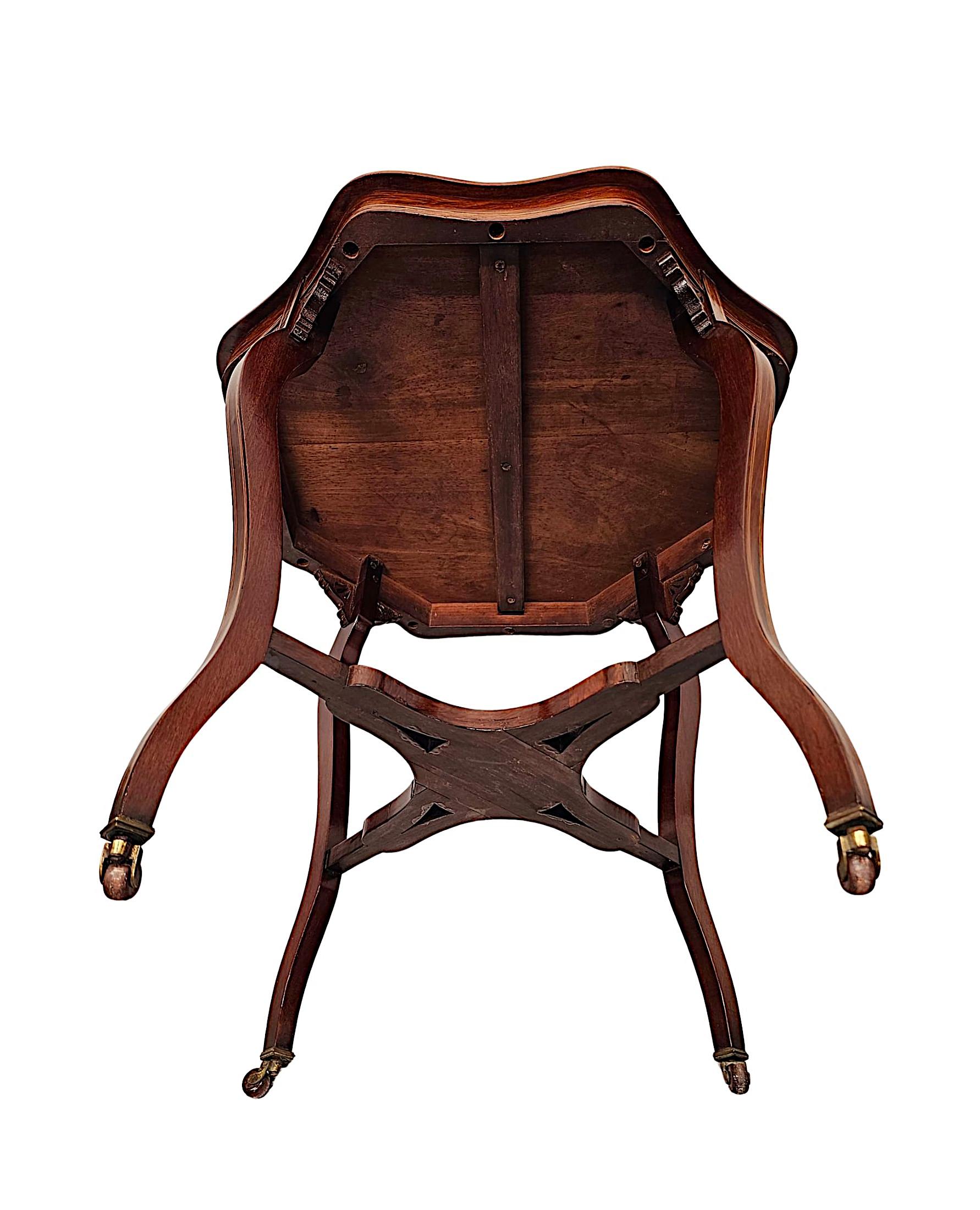 Atemberaubender edwardianischer Beistell- oder Lampentisch mit Intarsien (Messing) im Angebot