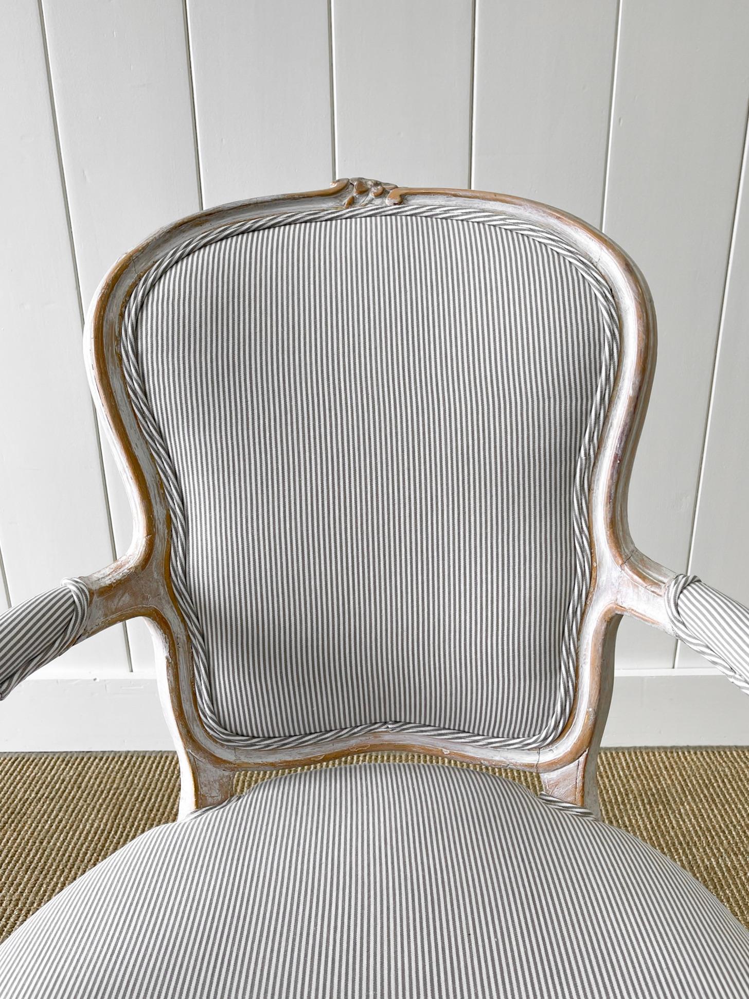 A Stunning Französisch 18. Jahrhundert Occasional Stuhl neu gepolstert im Angebot 12