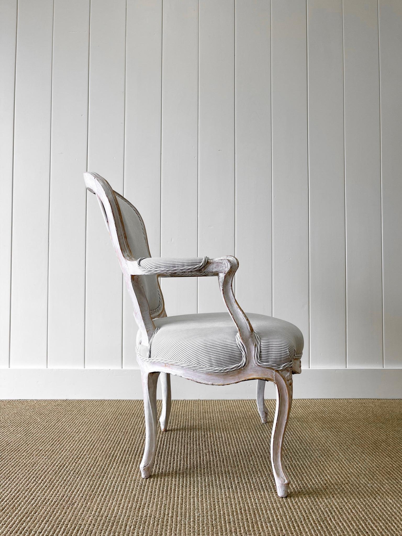 A Stunning Französisch 18. Jahrhundert Occasional Stuhl neu gepolstert (Französische Provence) im Angebot