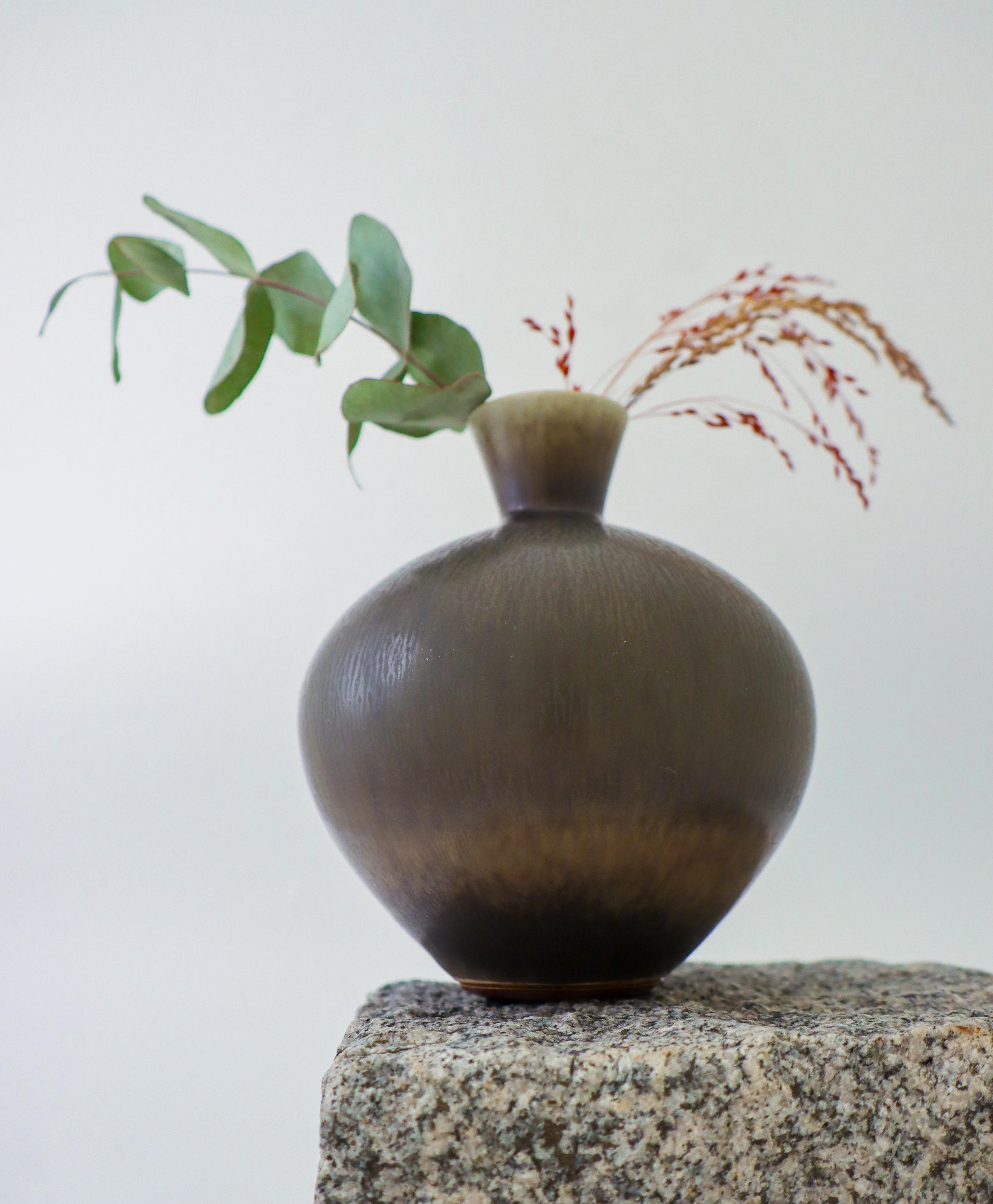 Superbe vase en céramique grise émaillée Har-fur de Berndt Friberg - Gustavsberg 1968 en vente 3