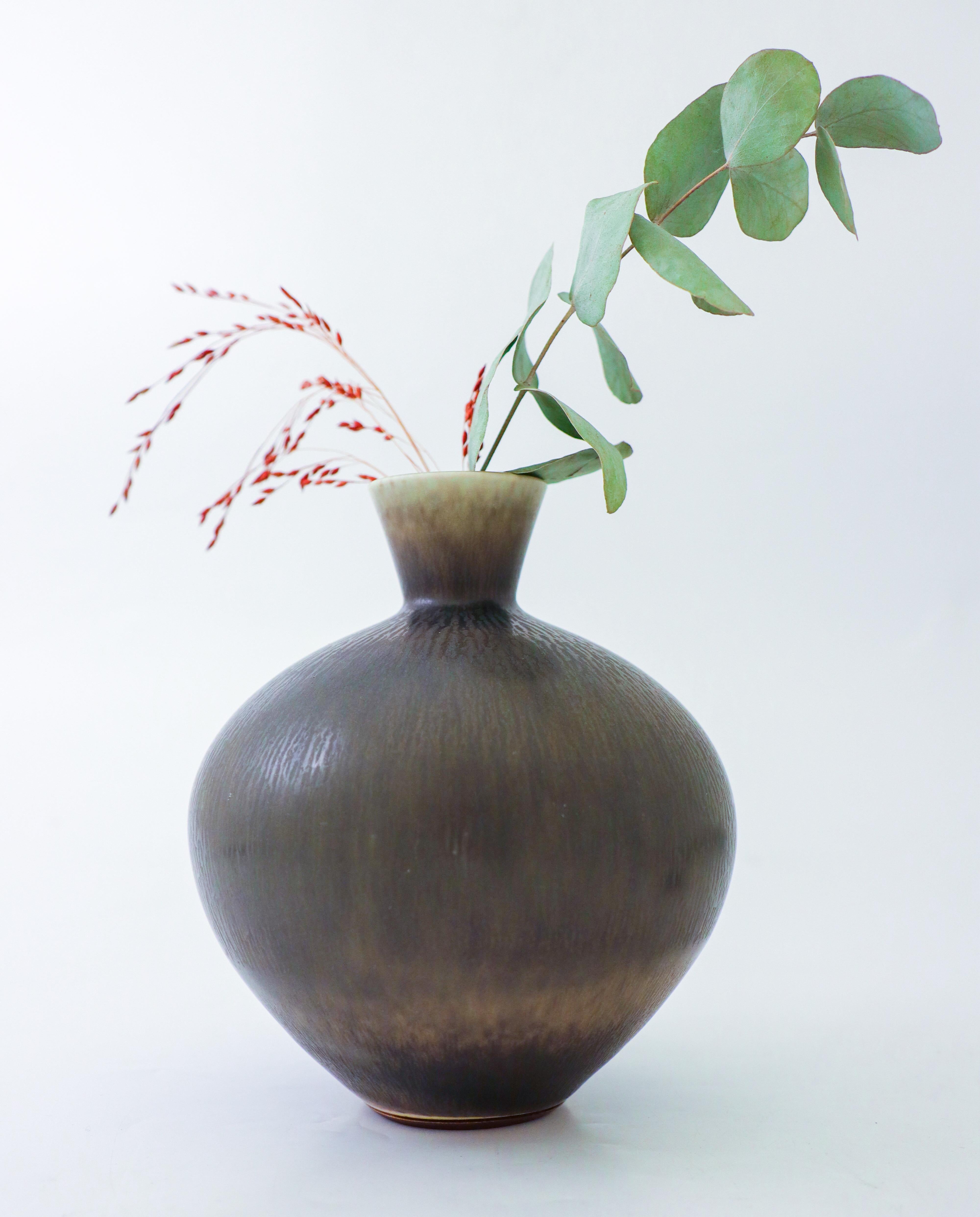 A stunning Gray Ceramic Vase Har-fur glaze- Berndt Friberg - Gustavsberg 1968 For Sale 2