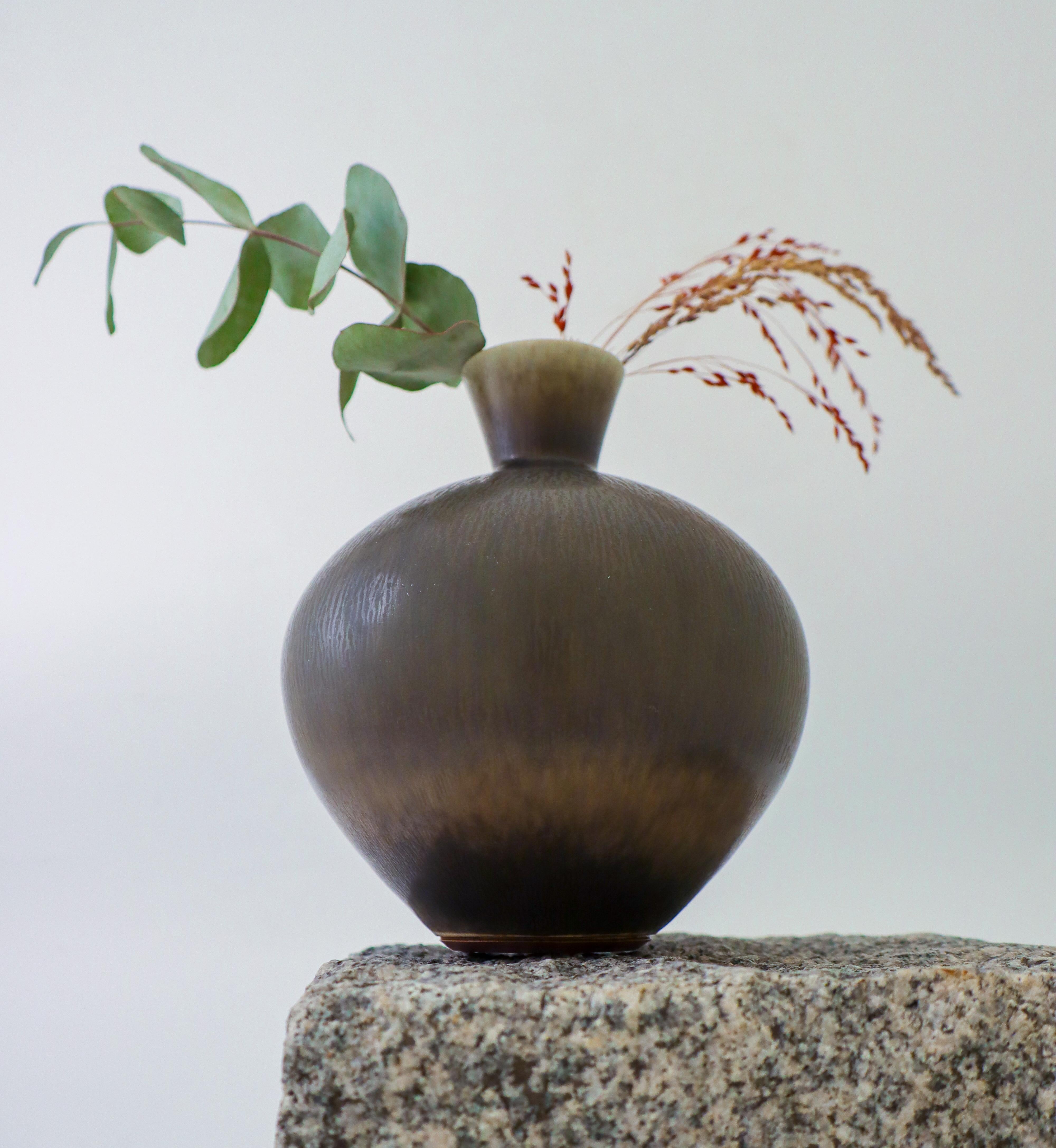 A stunning Gray Ceramic Vase Har-fur glaze- Berndt Friberg - Gustavsberg 1968 For Sale 3
