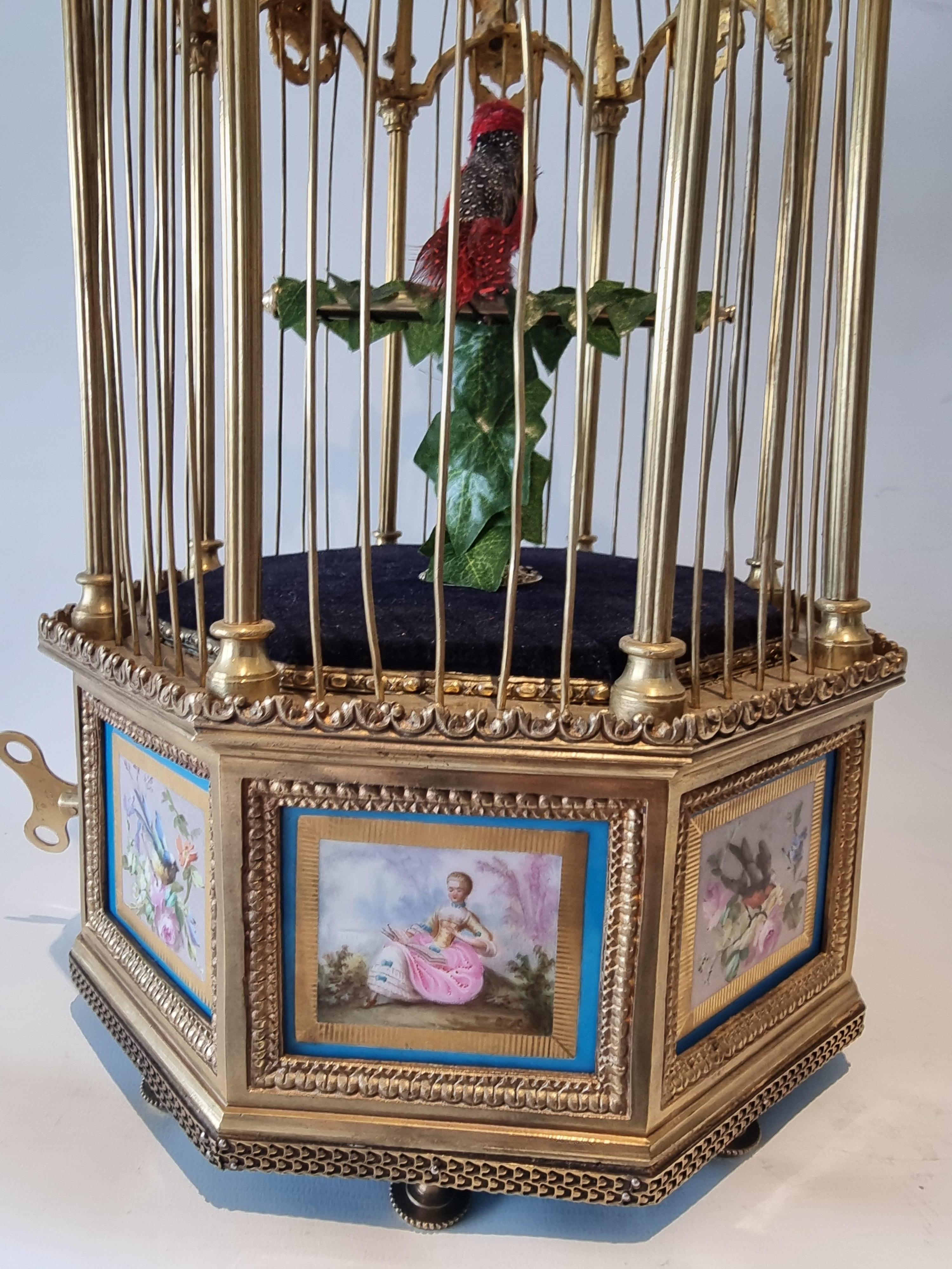 Superbe cage à chanter de Bontems en bronze doré et Sèvres, de forme hexagonale. en vente 1