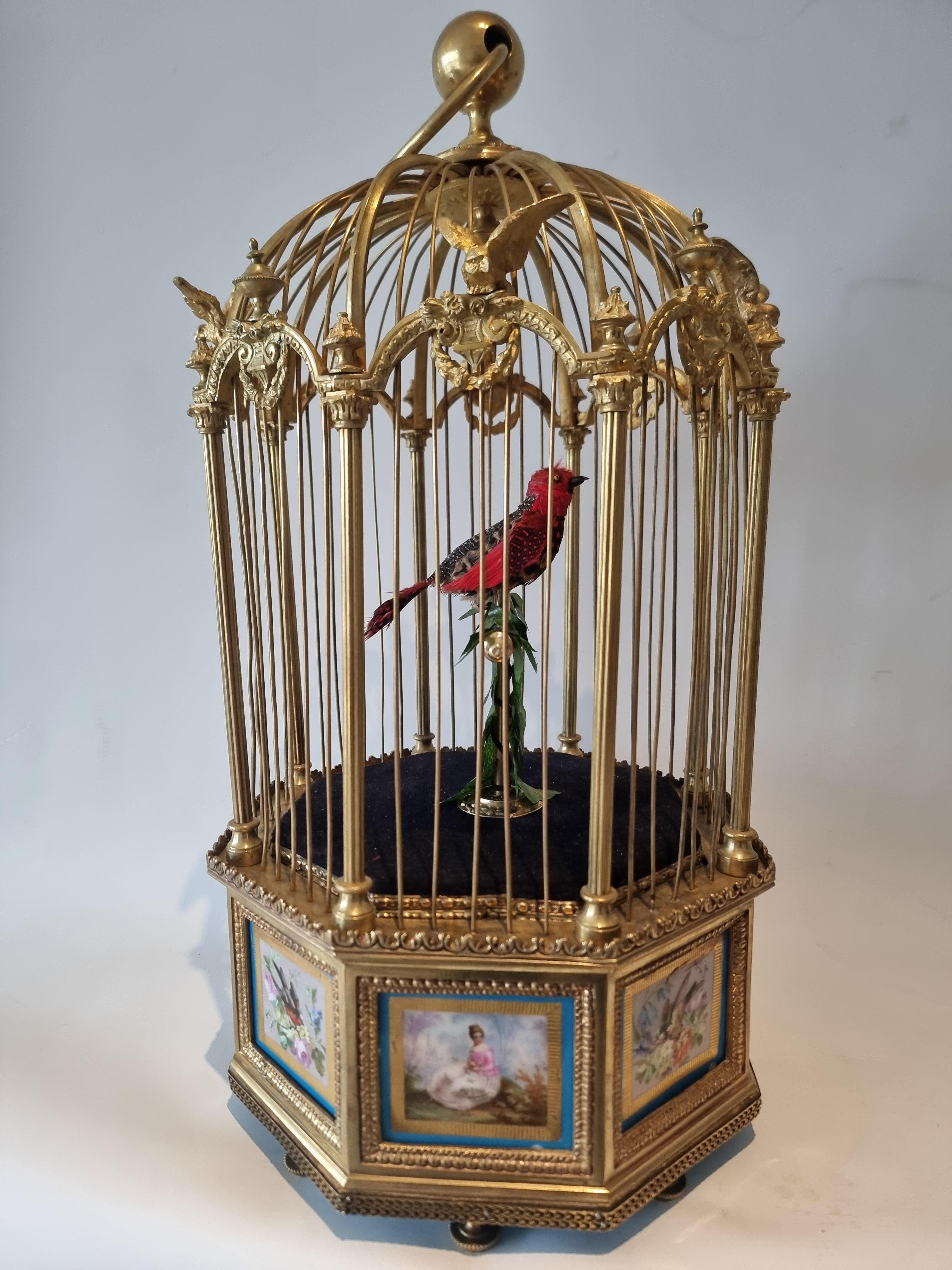 Superbe cage à chanter de Bontems en bronze doré et Sèvres, de forme hexagonale. en vente 2
