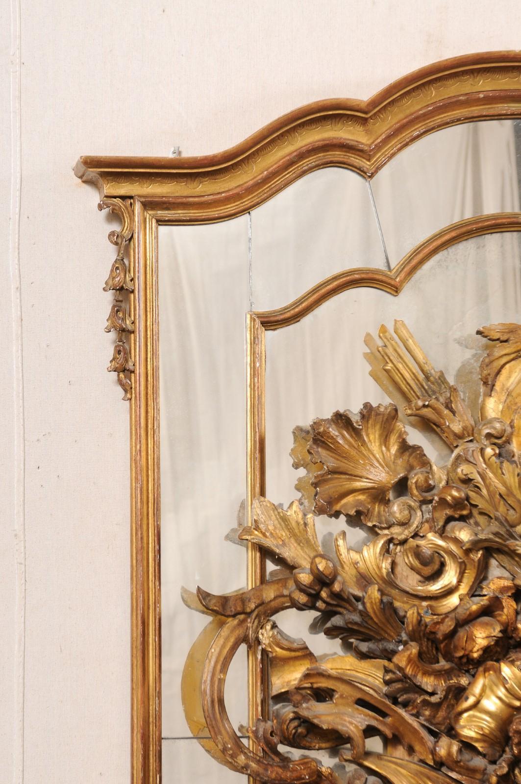 Superbe miroir italien de plus de 7 pieds de haut avec un bouquet floral néoclassique sculpté, 19e C. en vente 2