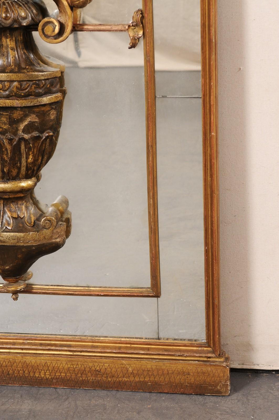 Superbe miroir italien de plus de 7 pieds de haut avec un bouquet floral néoclassique sculpté, 19e C. en vente 3